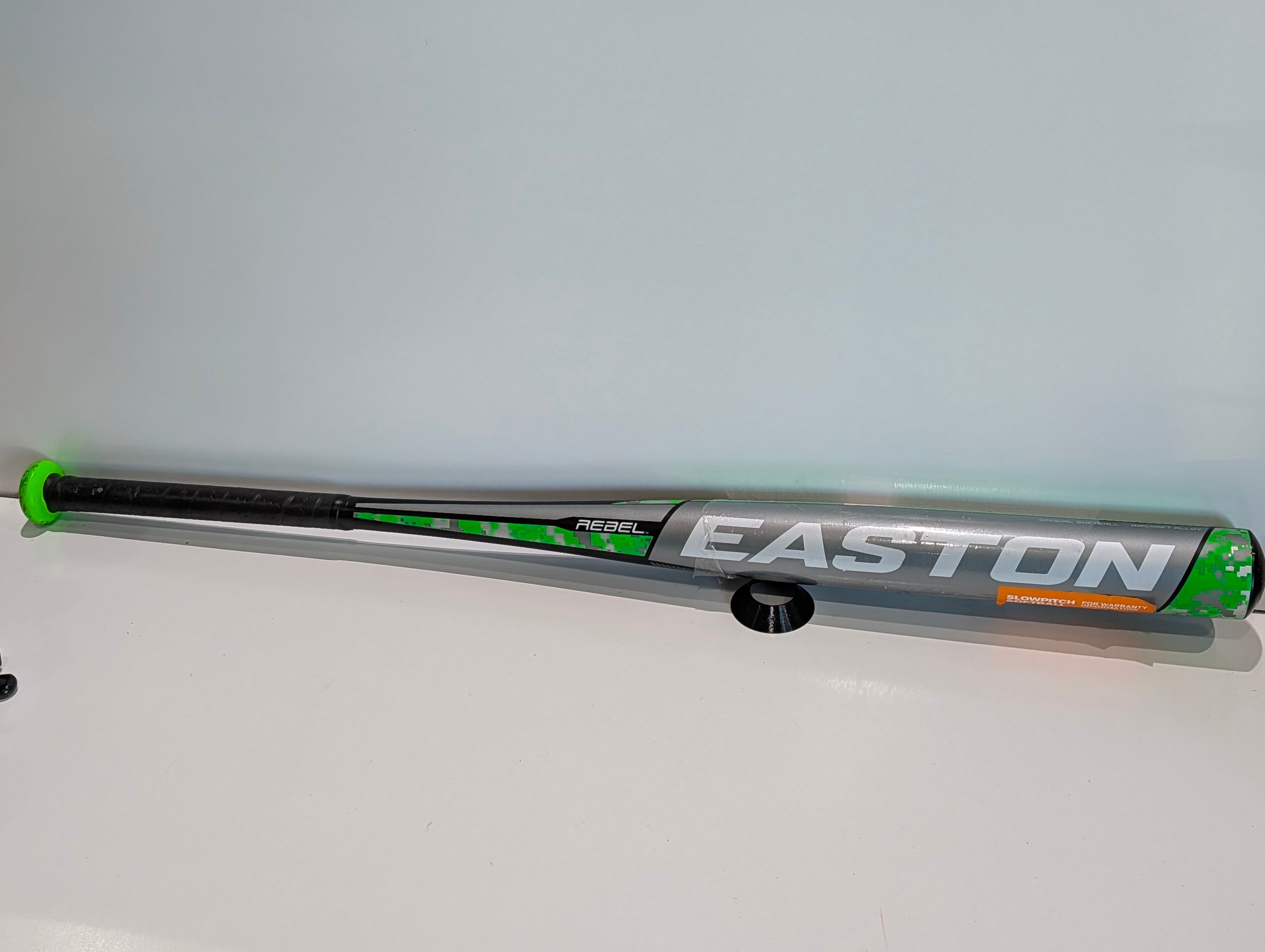 Easton Rebel Slowpitch Softball Bat 34in 28oz Aircraft Alloy Official Softball