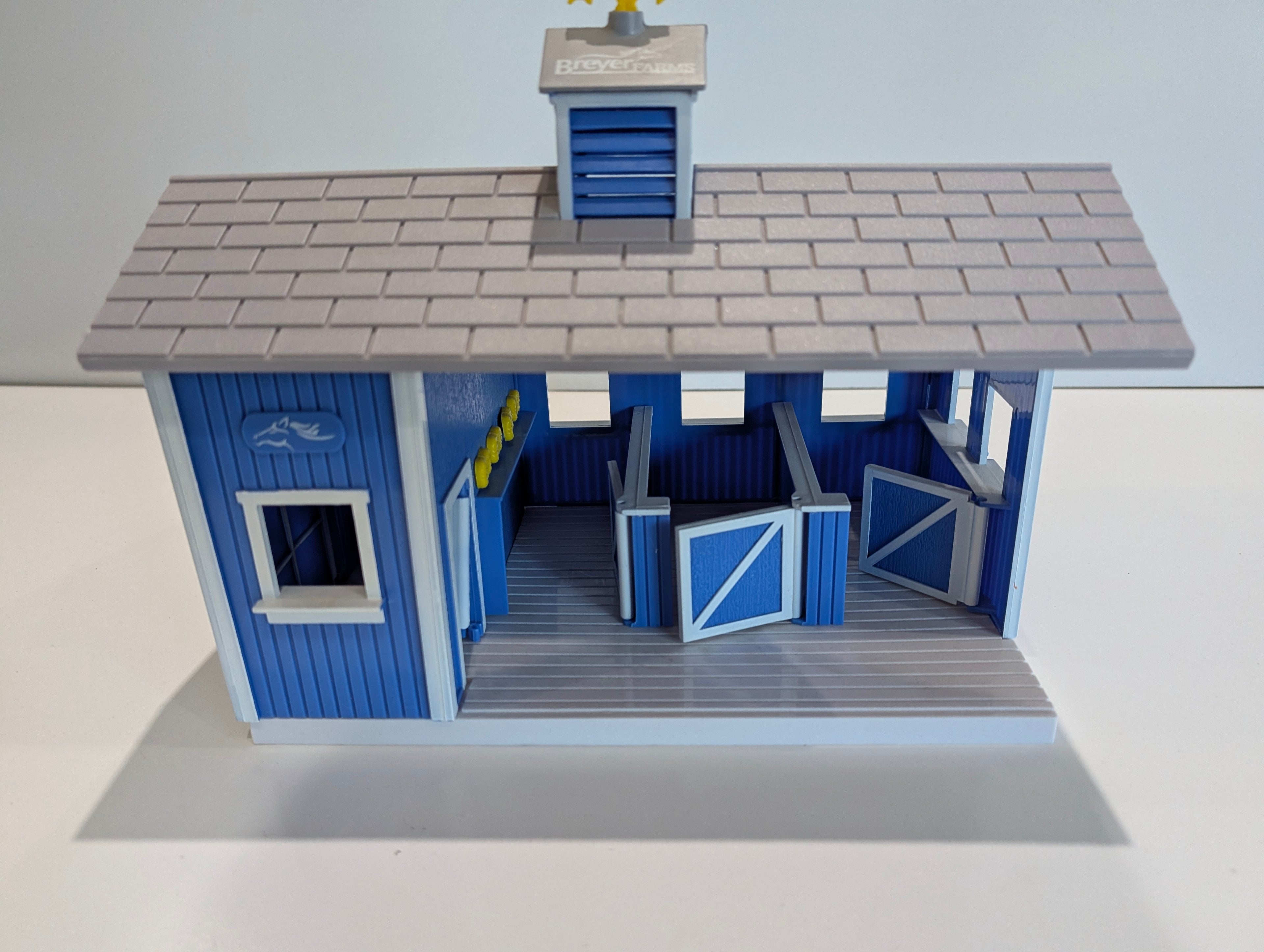 Breyer Farms Toy Horse Stable Barn Playset Reeves Breyer Animal Creations
