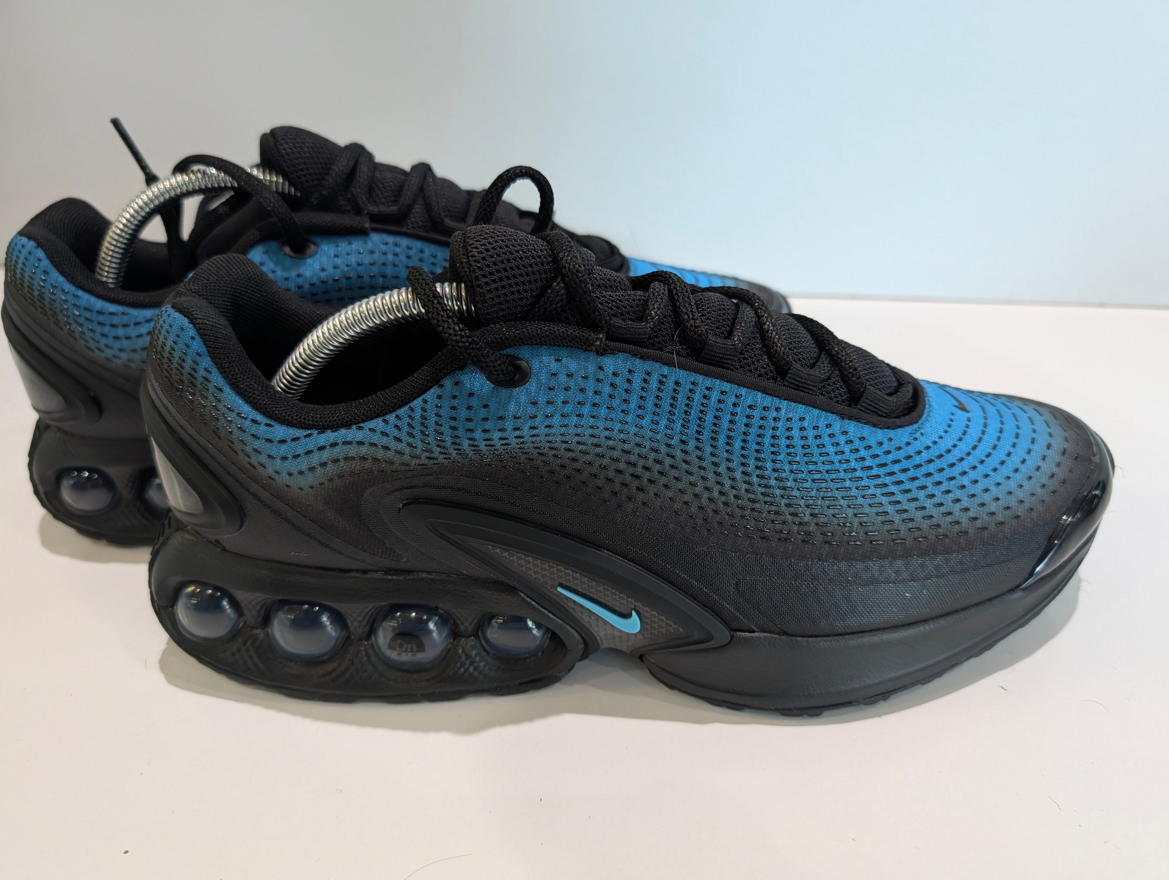 Nike Air Max DN HV2524-001 Black Blue Athletic Sneakers Mens Size 10 Shoes