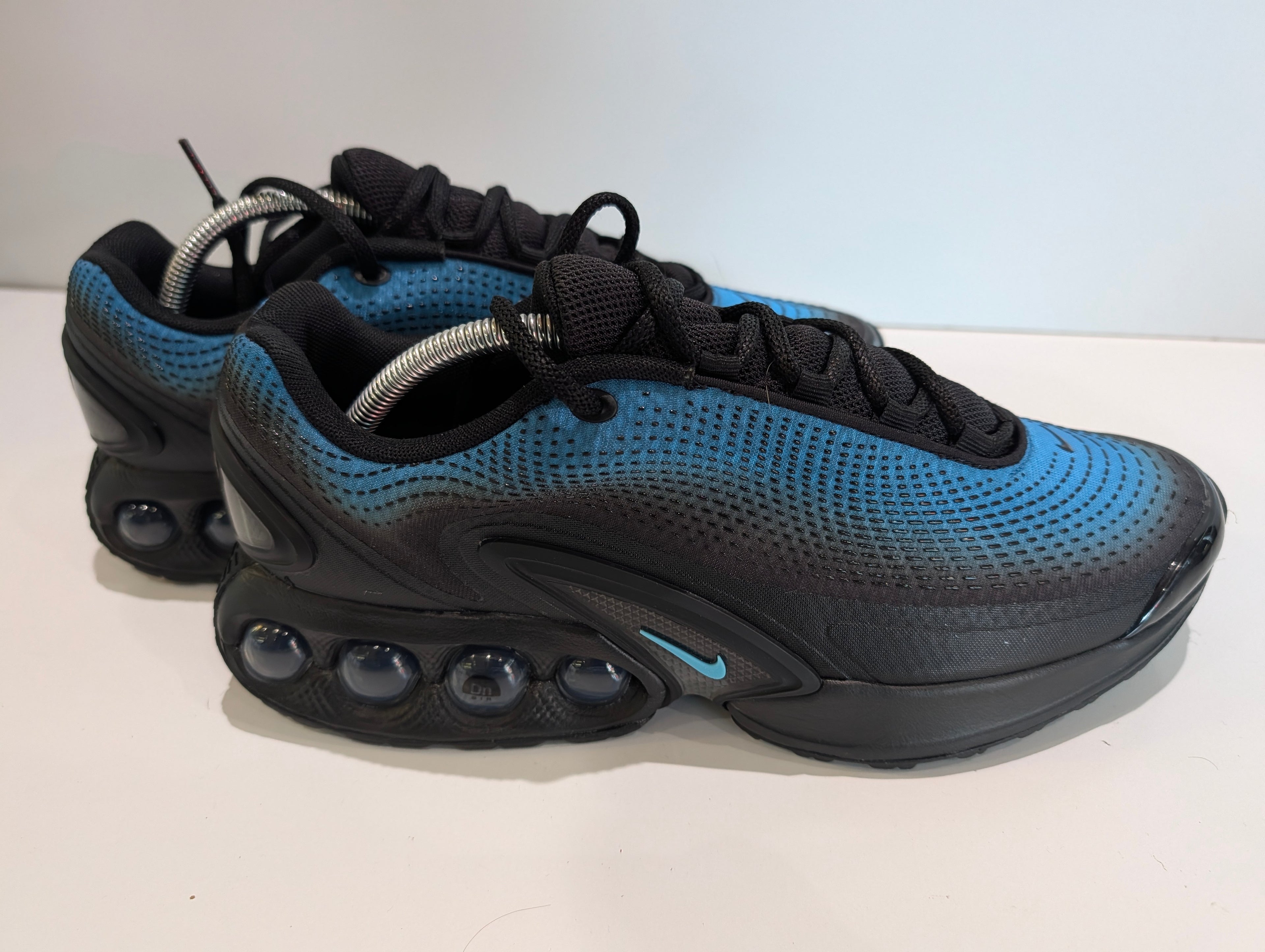 Nike Air Max DN HV2524-001 Black Blue Athletic Sneakers Mens Size 10 Shoes
