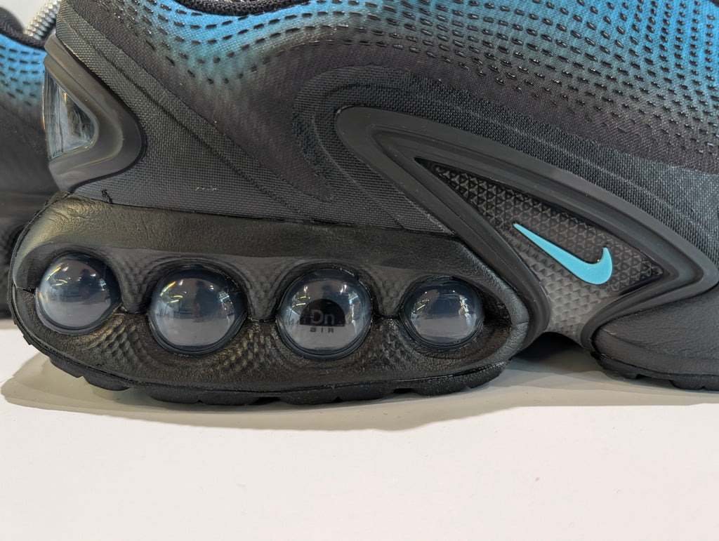 Nike Air Max DN HV2524-001 Black Blue Athletic Sneakers Mens Size 10 Shoes