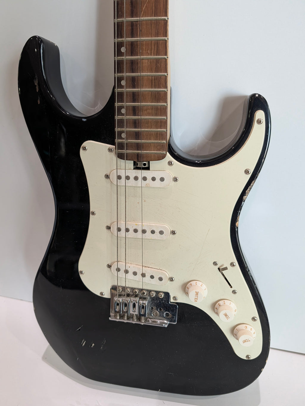Lyon By Washburn Strat Style Electric Guitar Black SSS 6 String Beginner Guitar