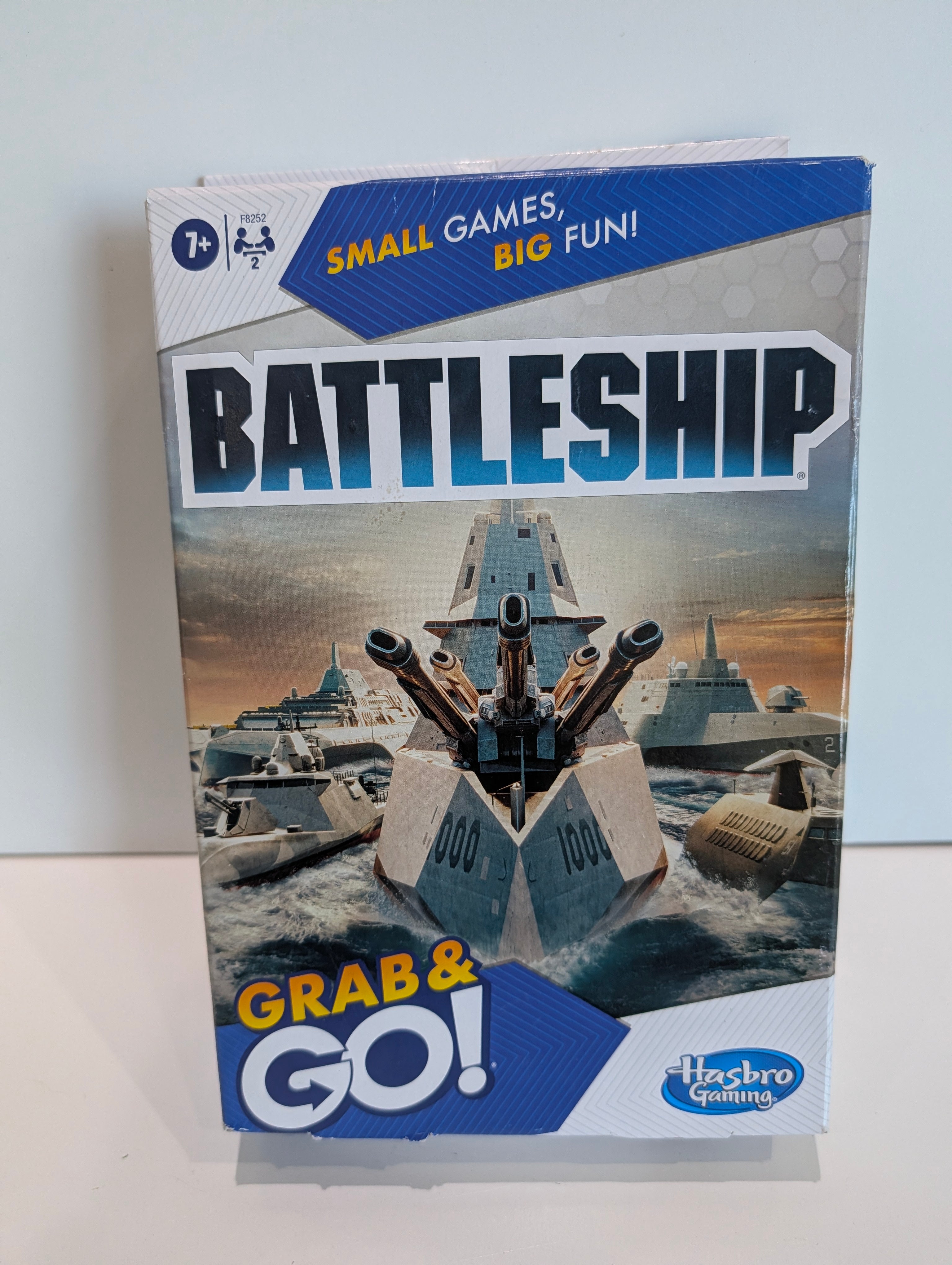 Hasbro Battleship Grab And Go Travel Game Compact Board Game 2 Player Set