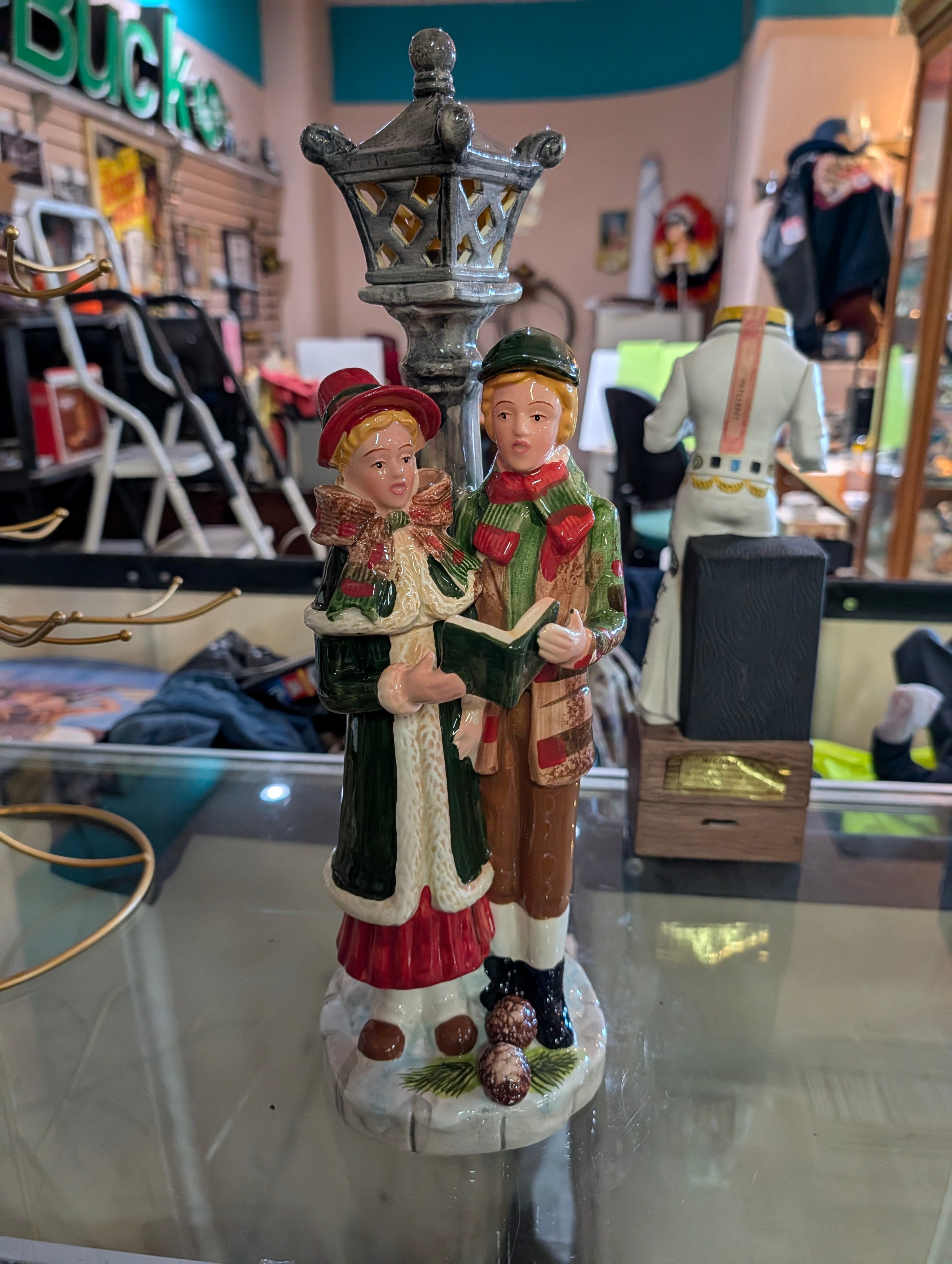 Vintage Christmas Carolers Figurine Lamp Post Holiday Decor Collectible
