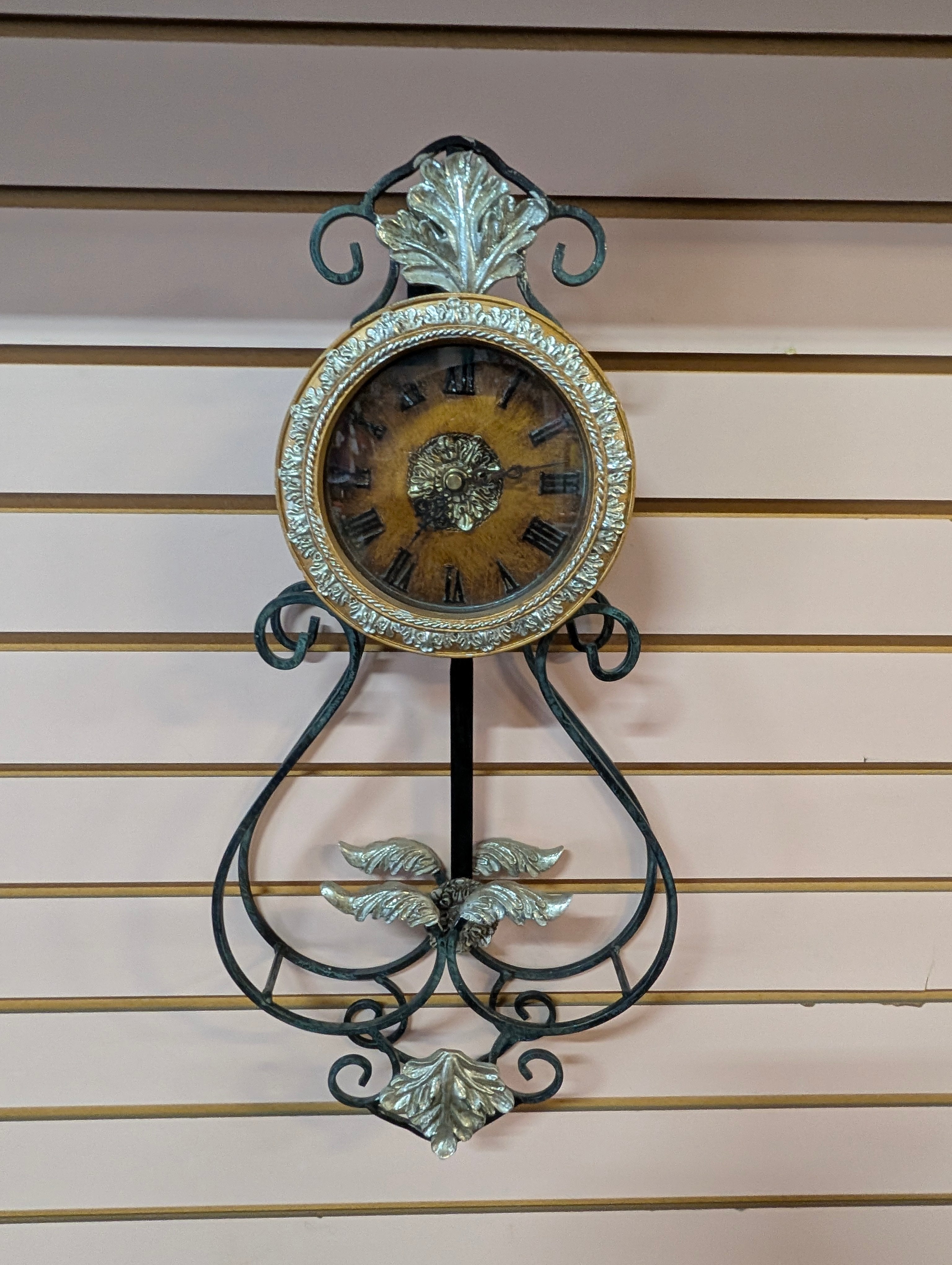 Vintage Style Ornate Metal Wall Clock Decorative Scroll Leaf Roman Numeral