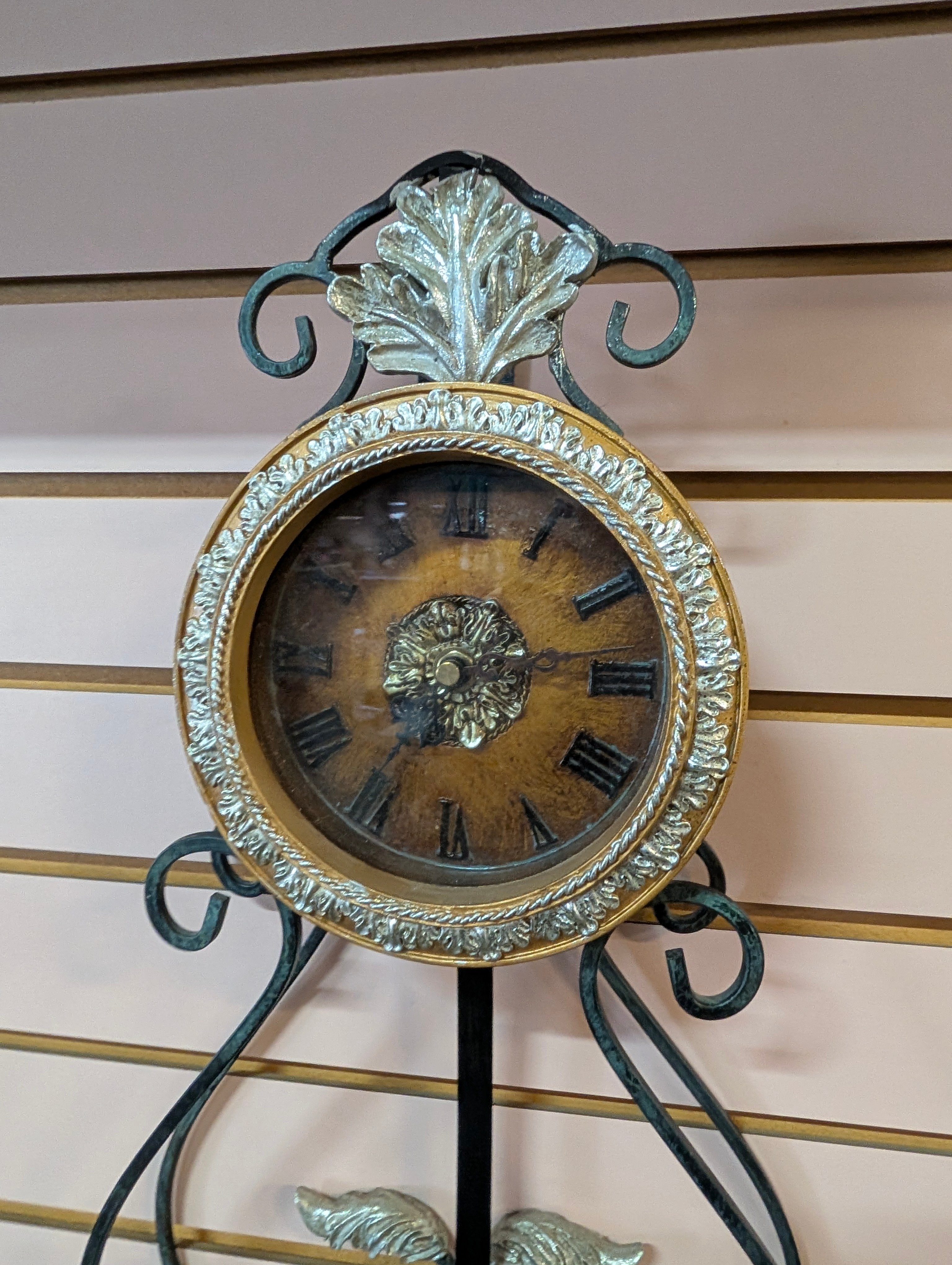 Vintage Style Ornate Metal Wall Clock Decorative Scroll Leaf Roman Numeral