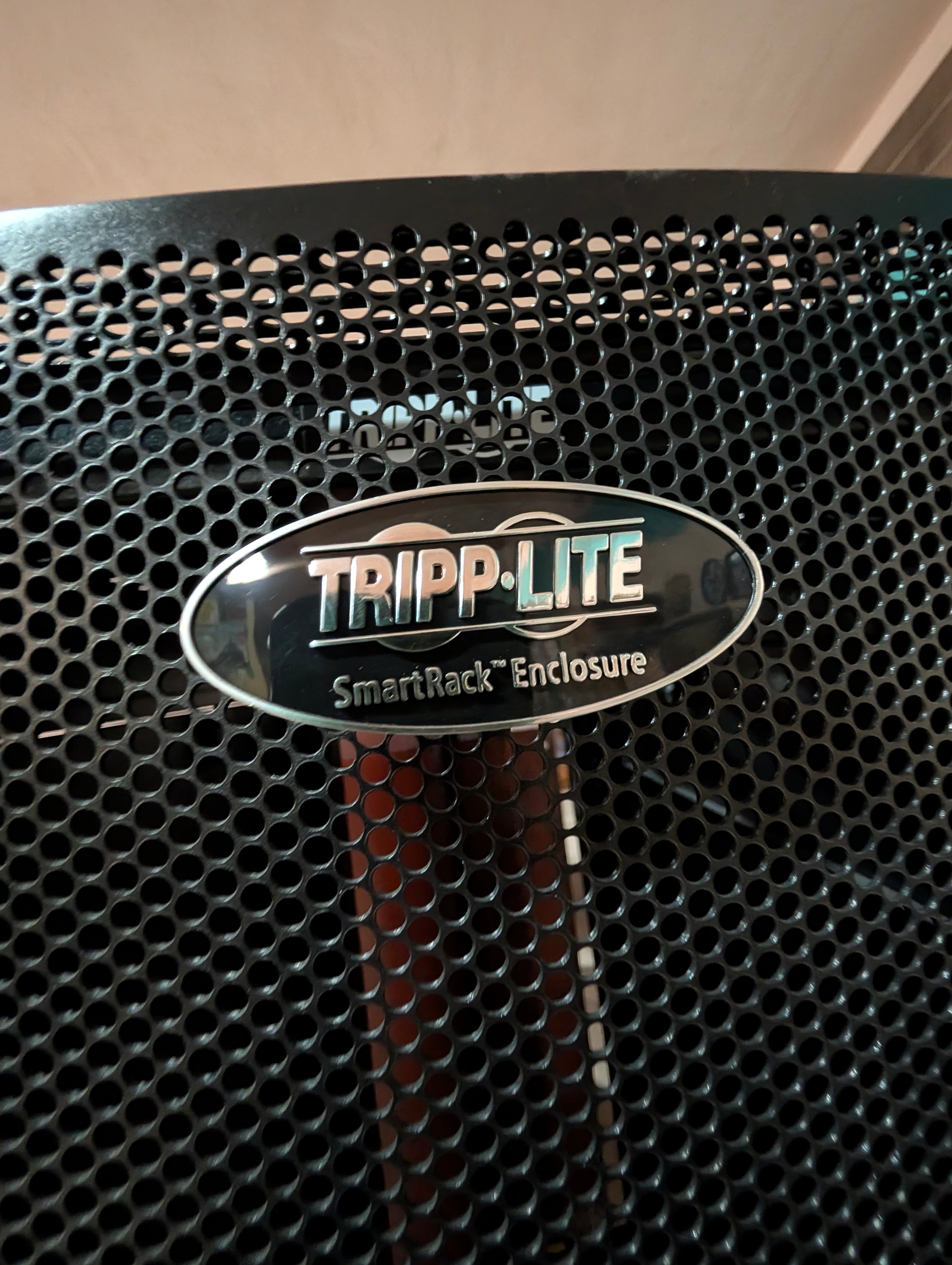 Tripp Lite SmartRack Server Cabinet Enclosure Locking Network Rack Unit