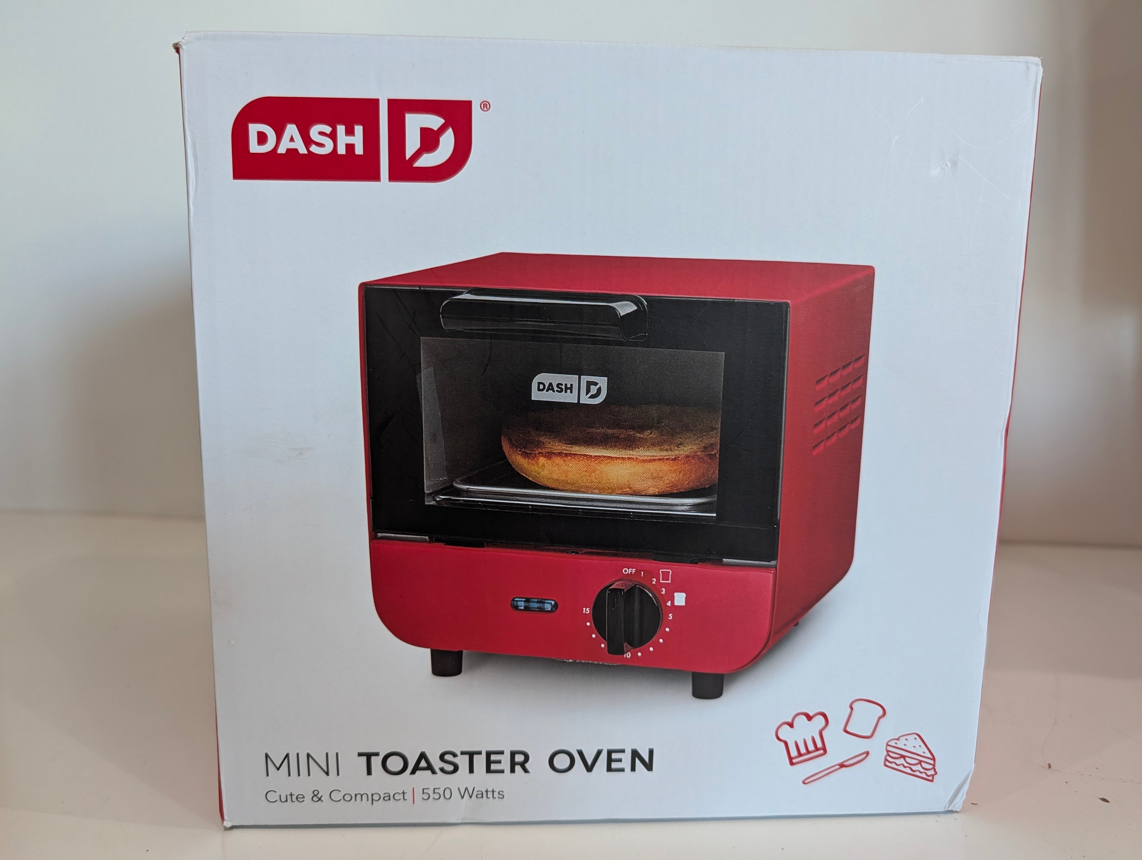 Dash Mini Toaster Oven 550W Compact Red Countertop Appliance Toast Bake