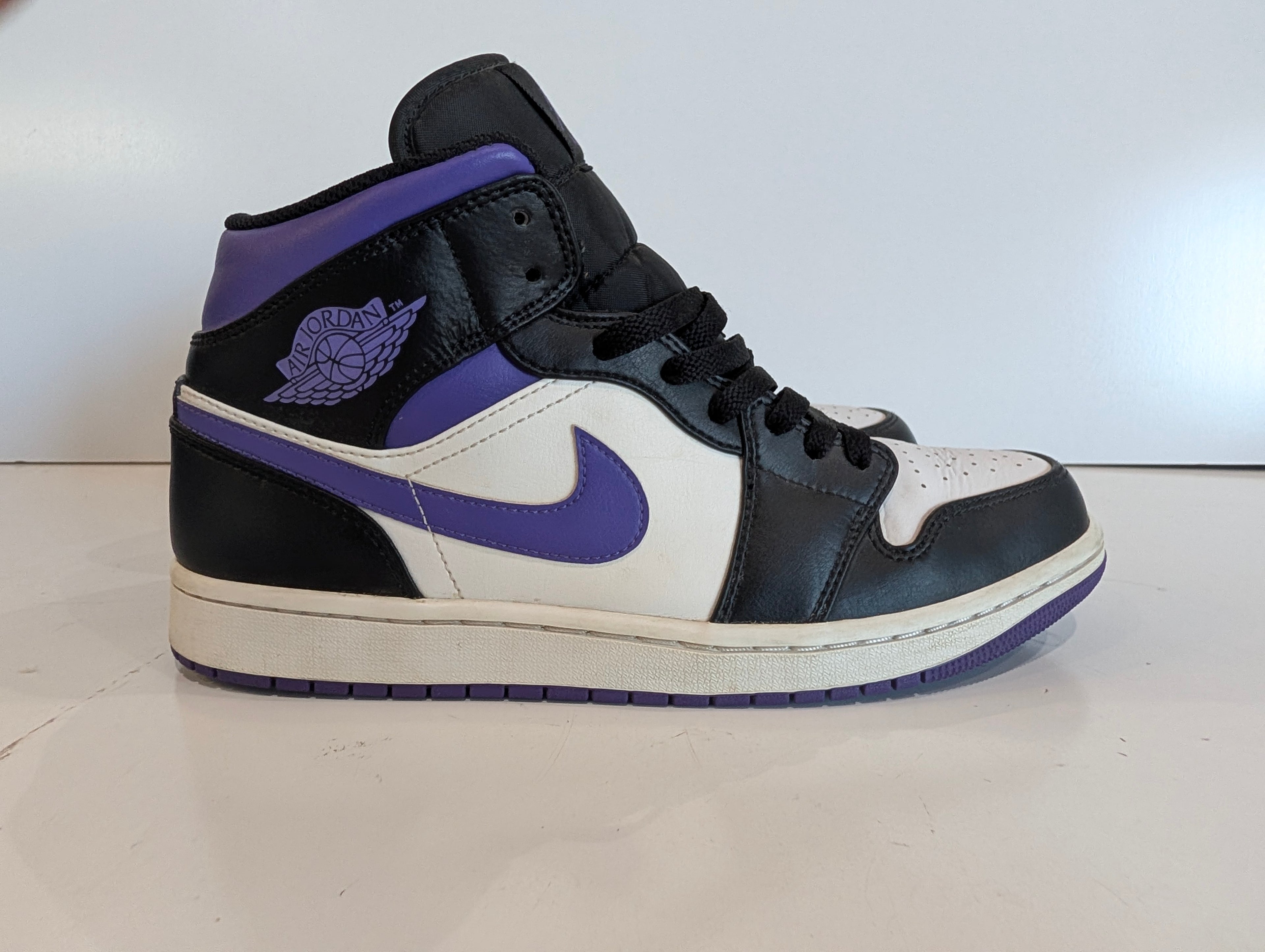 Nike Air Jordan 1 Mid Black White Purple Mens Size 10 Retro Basketball Shoes
