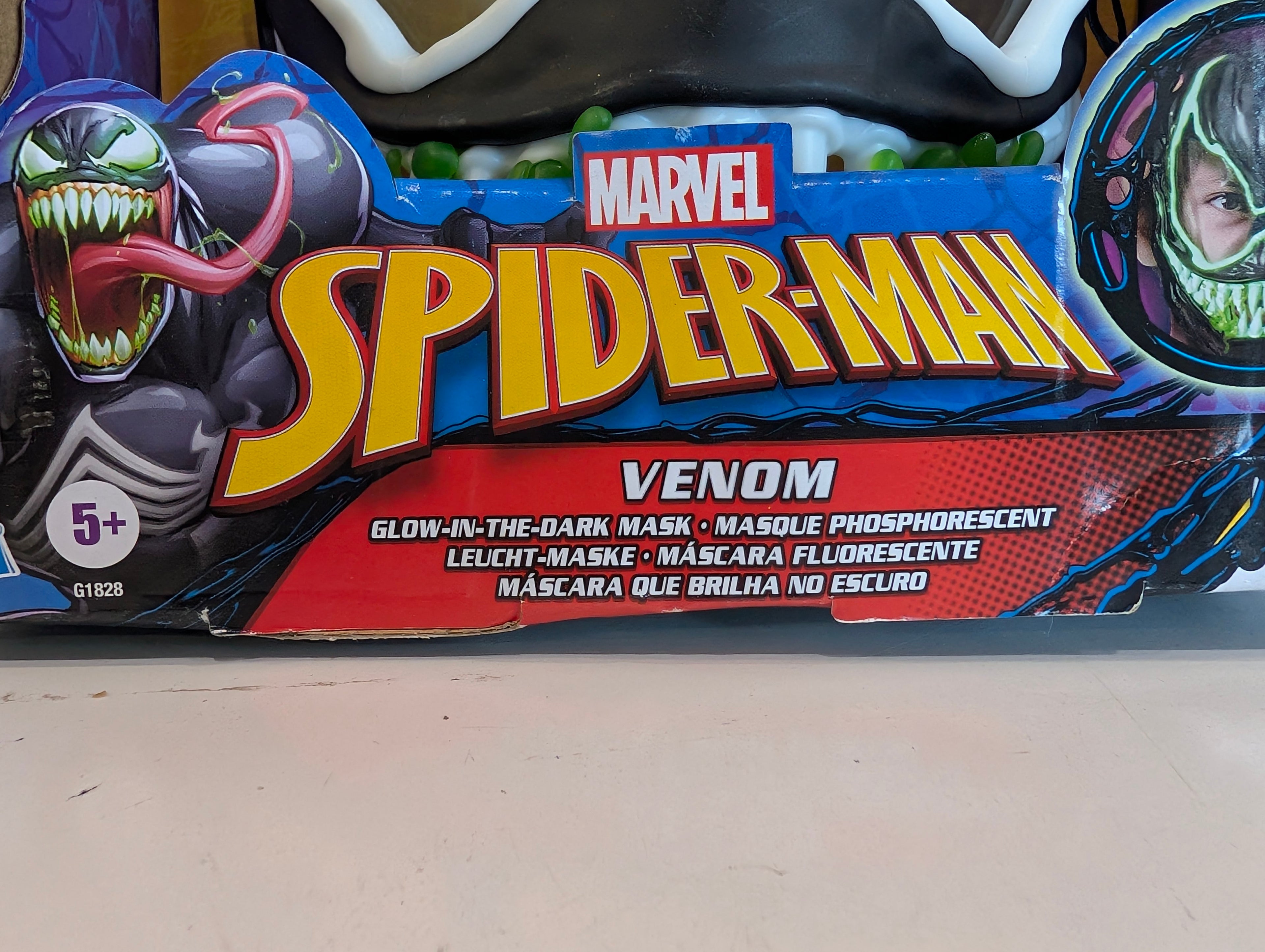 Marvel Spider-Man Venom Glow In Dark Mask Sound Effects Kids Role Play Toy