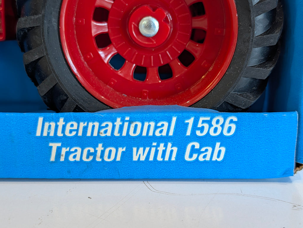 Ertl International 1586 Farm Country Tractor With Cab Toy Diecast Model