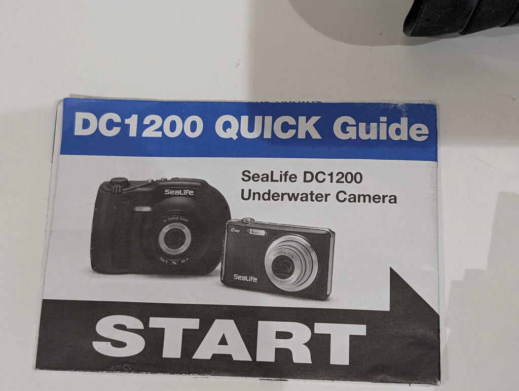 SeaLife DC1200 Underwater Camera Kit W Dual Flash Lights Tray System