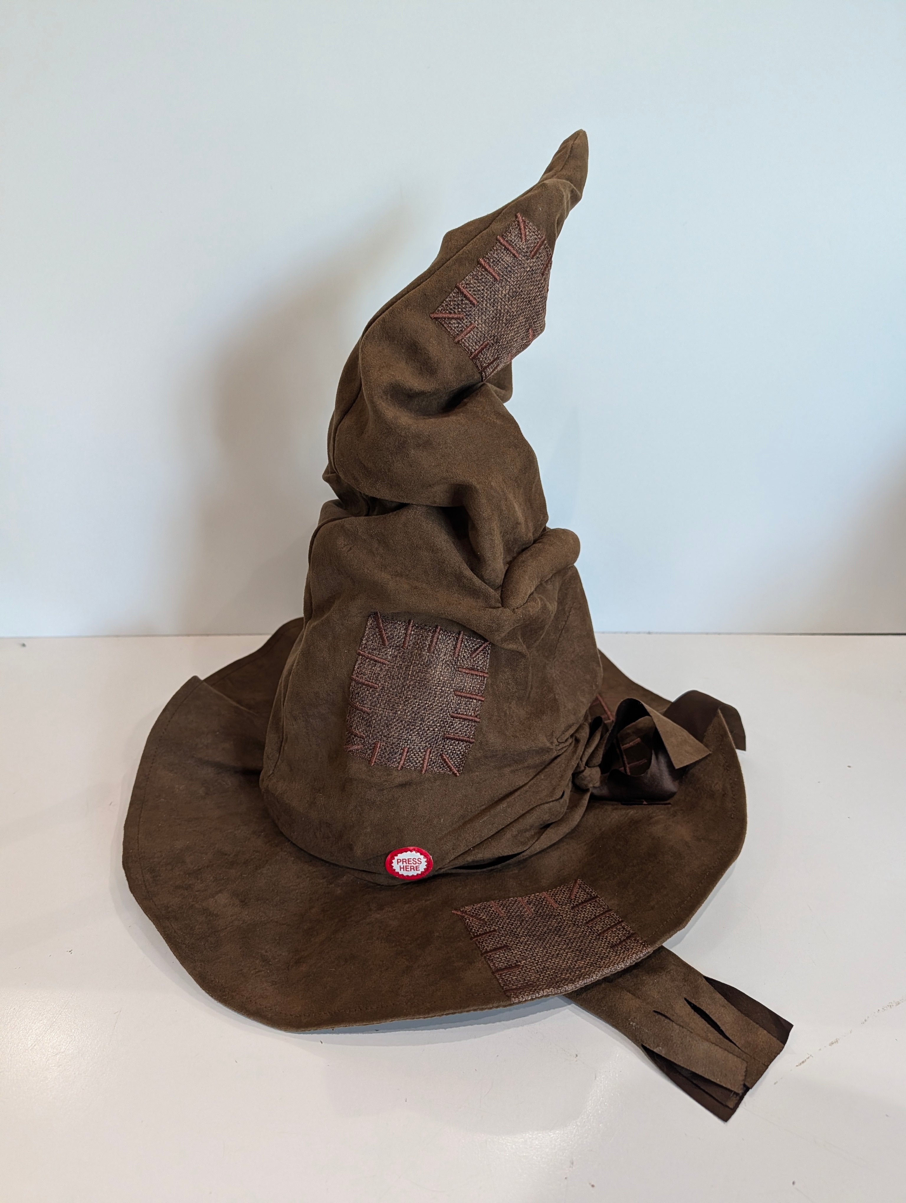 Official Harry Potter Wizarding World Electronic Talking Sorting Hat Working