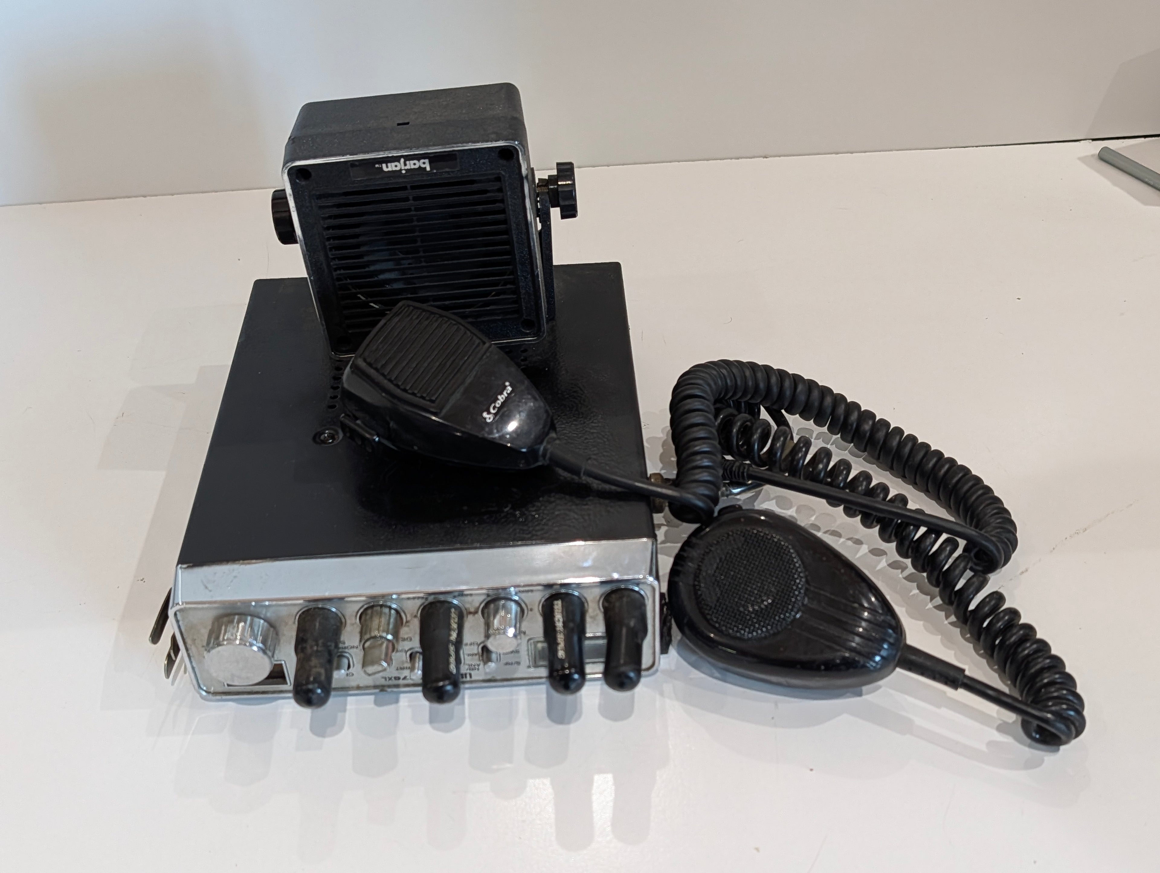 Vintage Uniden PC76XL CB Radio Base Station With Microphones Speaker Setup