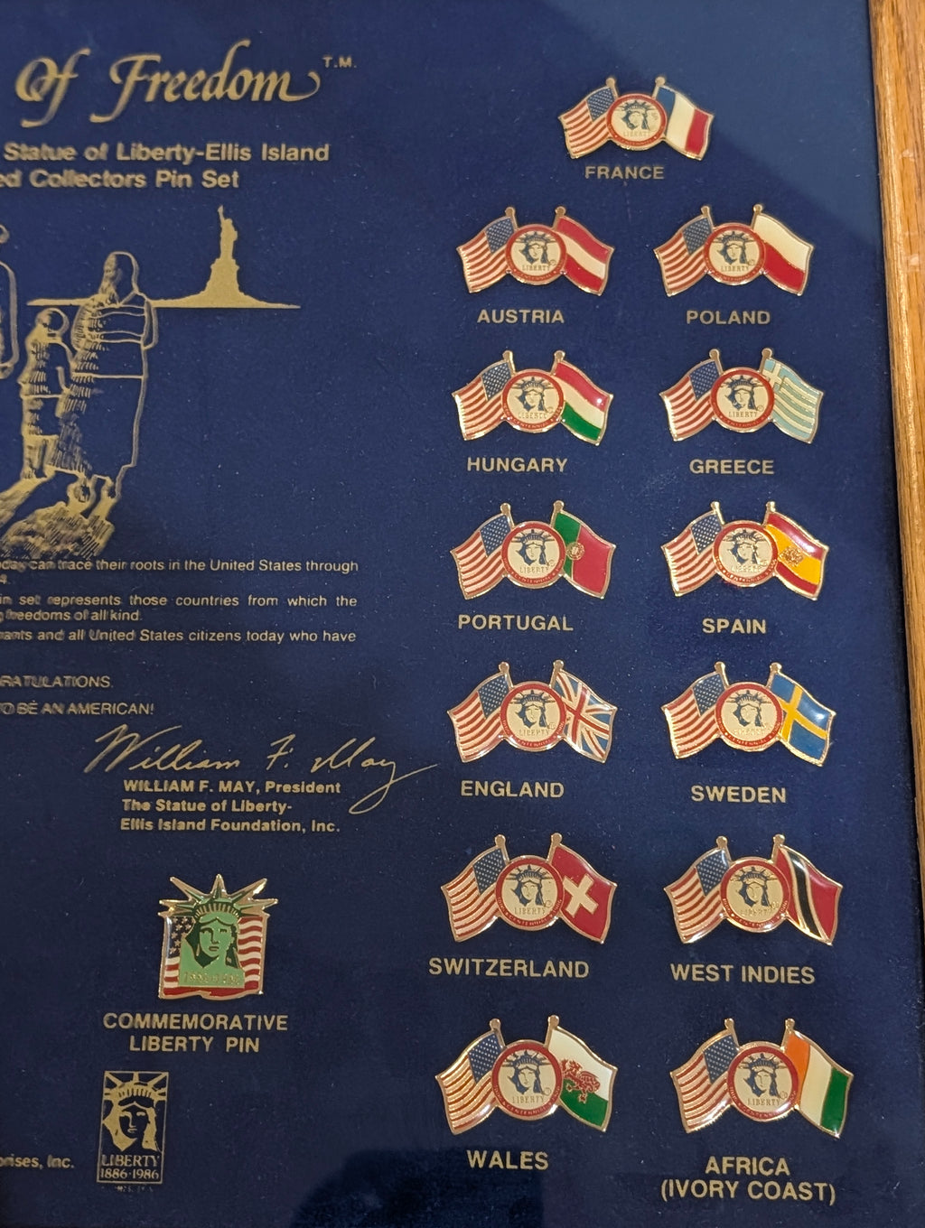 Vintage 1985 Flags Of Freedom Statue Of Liberty Pin Set Framed Display Collectible