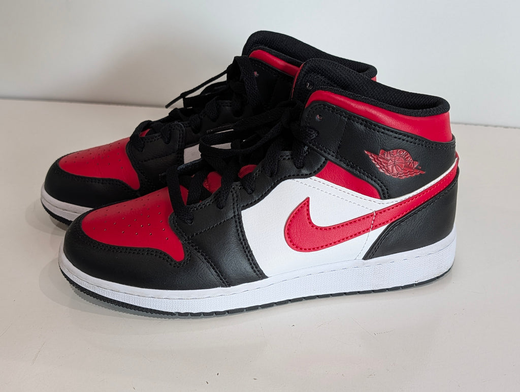 Nike Air Jordan 1 Mid Chicago Black Red White 554725-079 Youth Size 6Y Shoes