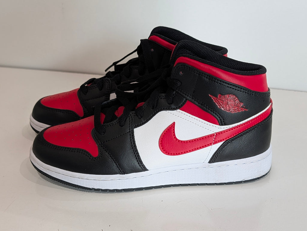 Nike Air Jordan 1 Mid Chicago Black Red White 554725-079 Youth Size 6Y Shoes