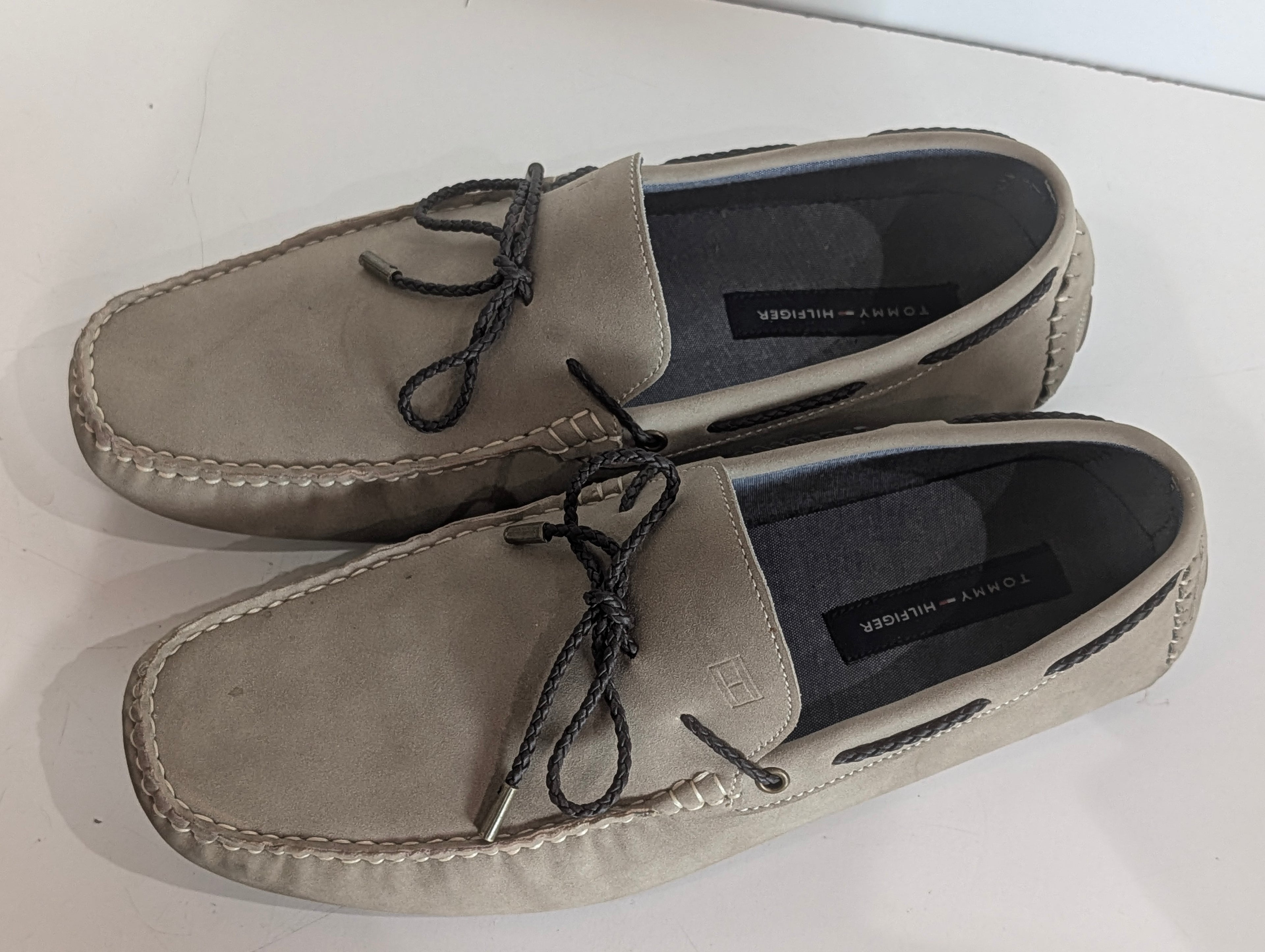 Tommy Hilfiger Men’s Beige Suede Driving Loafers Moccasin Shoes Casual Slip On