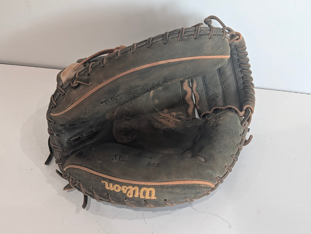 Wilson A2000 M2 Pro Stock 33.5 Catchers Mitt Baseball Glove Leather Black