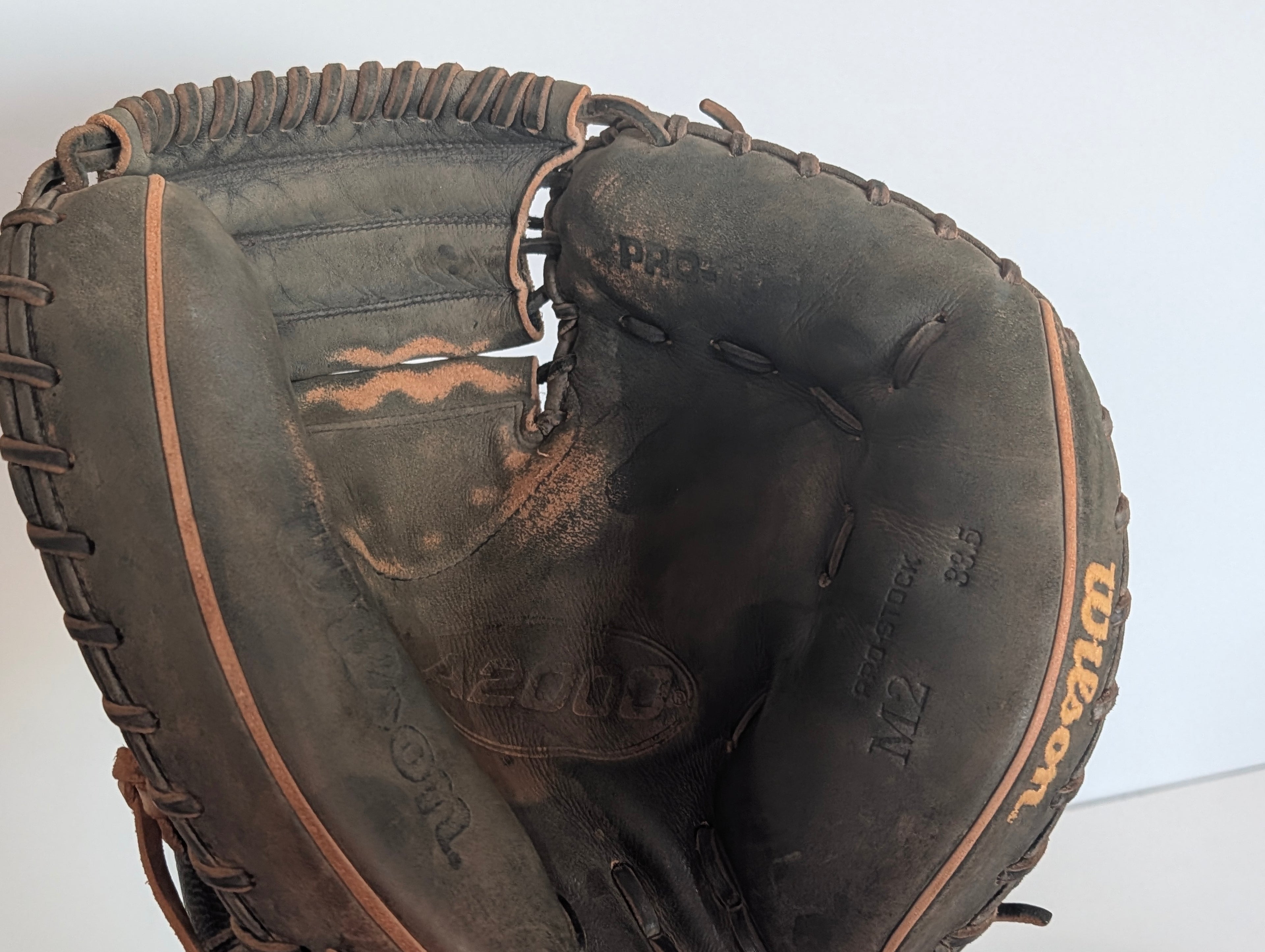 Wilson A2000 M2 Pro Stock 33.5 Catchers Mitt Baseball Glove Leather Black