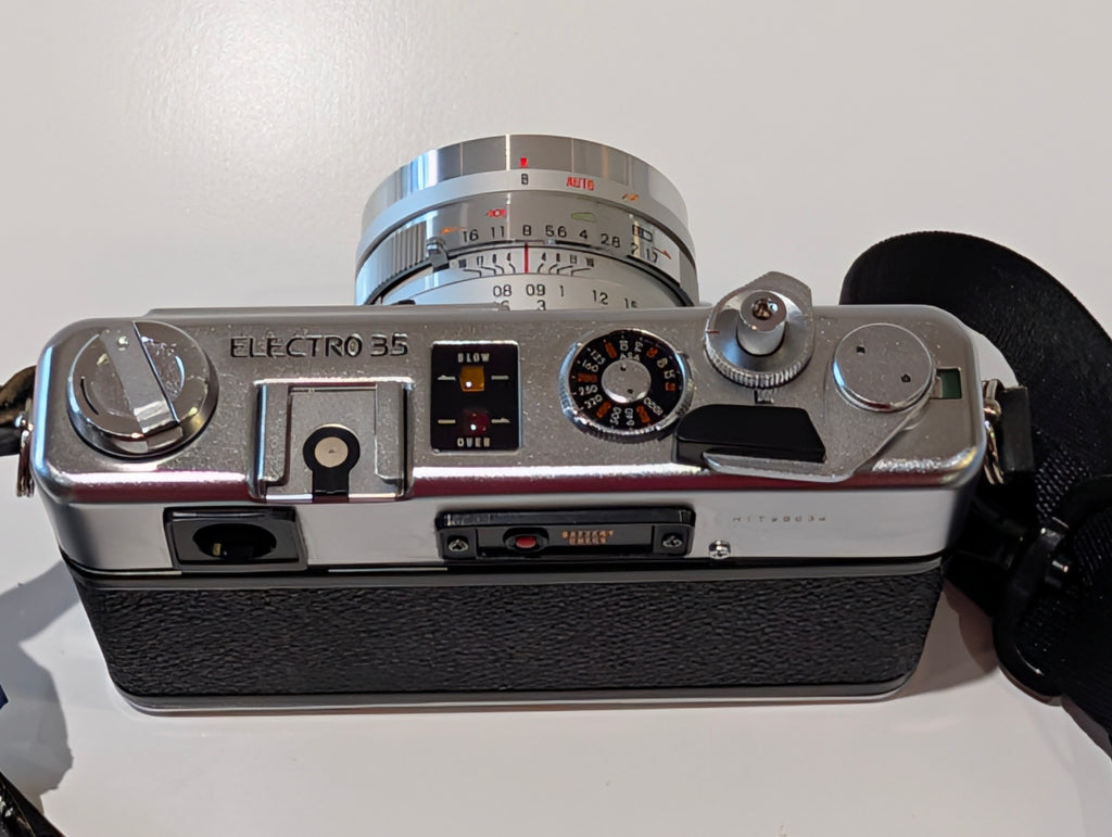 Vintage Yashica Electro 35 GSN Rangefinder Camera Yashinon DX 45mm f1.7 Lens