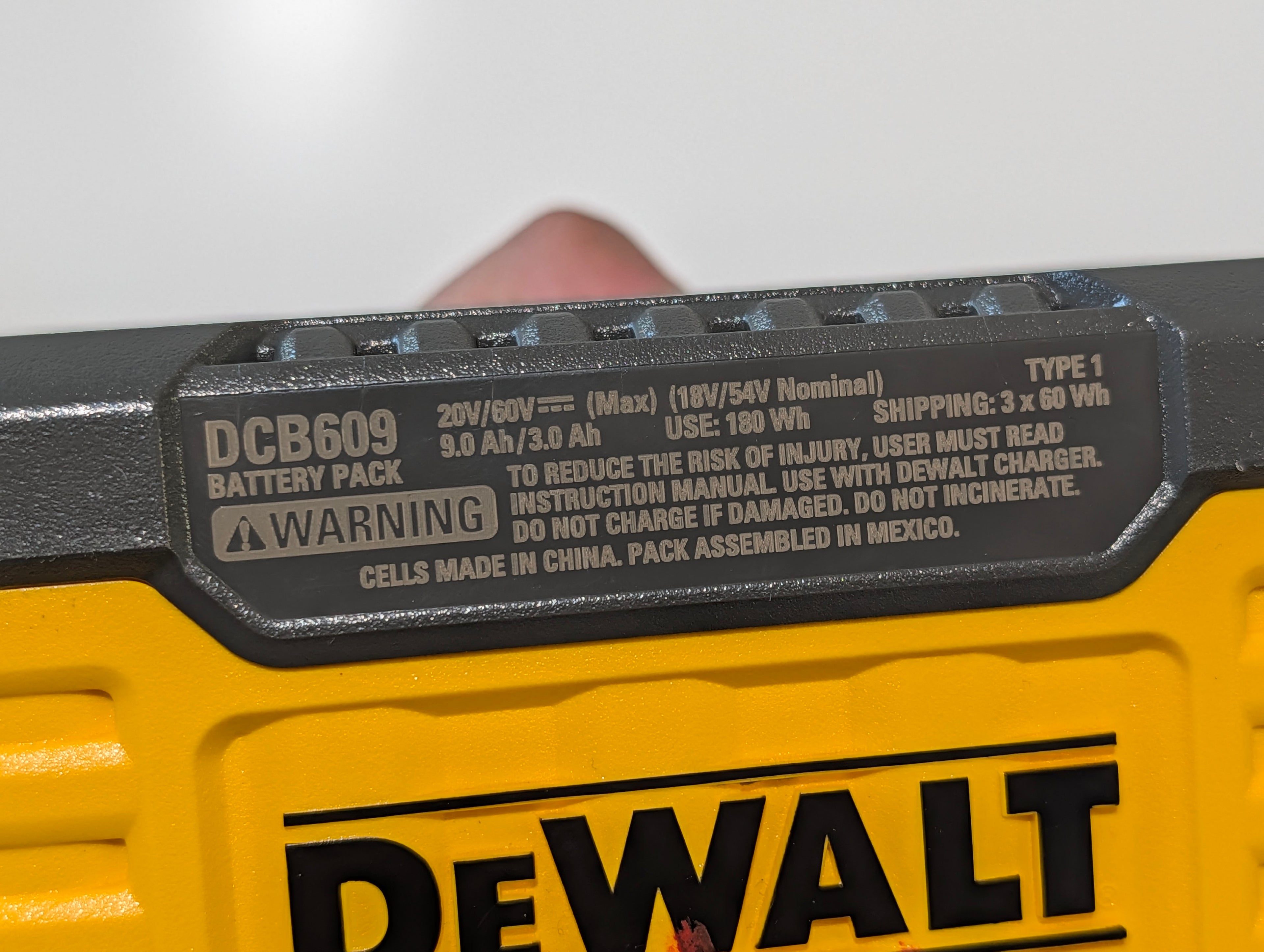 DEWALT DCB609 FlexVolt 20V 60V Max 9Ah Lithium Ion Battery Pack Tool