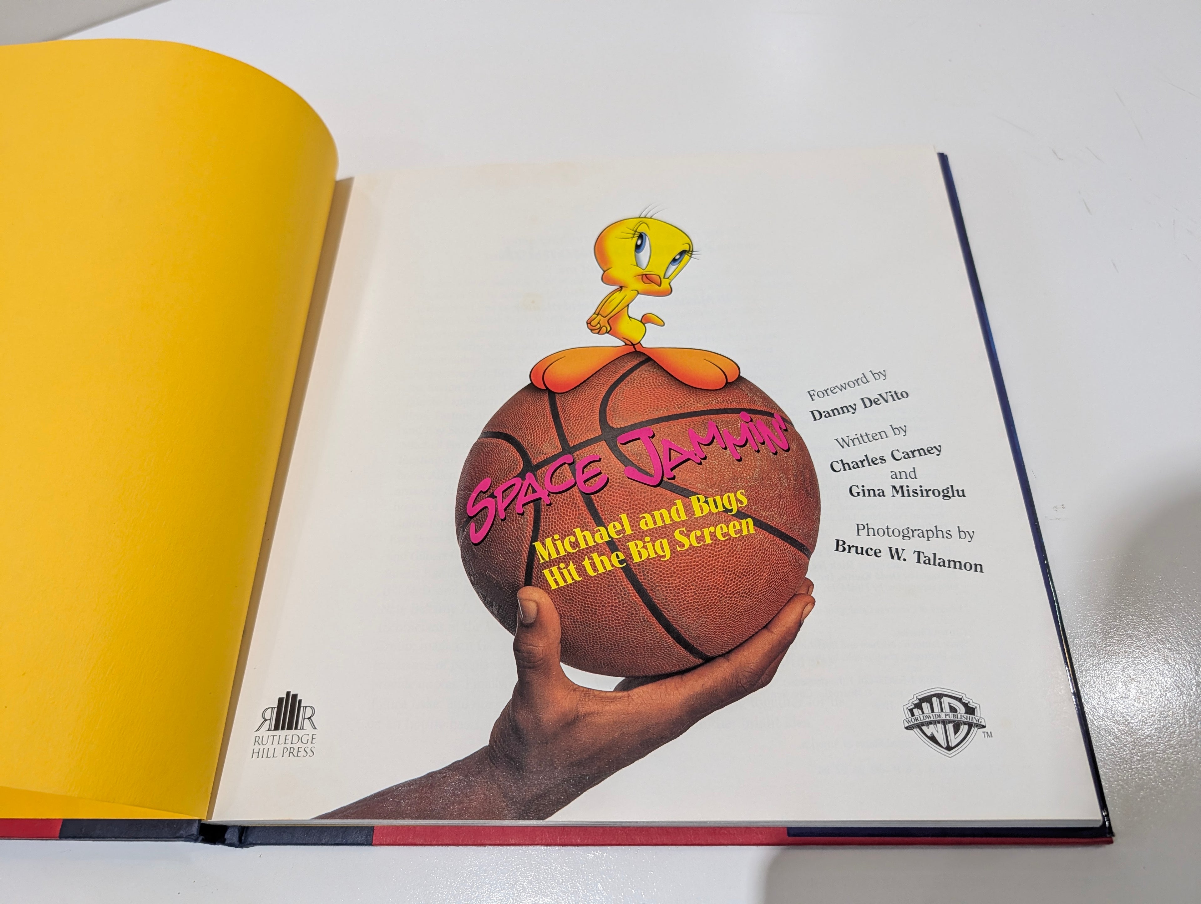Vintage 1996 Space Jammin Michael Jordan Bugs Bunny Hardcover Movie Book WB