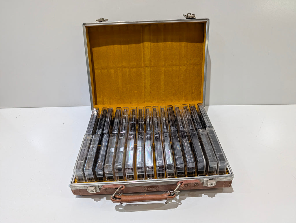 Vintage Sanyo Cassette Tape Storage Carrying Case With 24 Cassette Tapes
