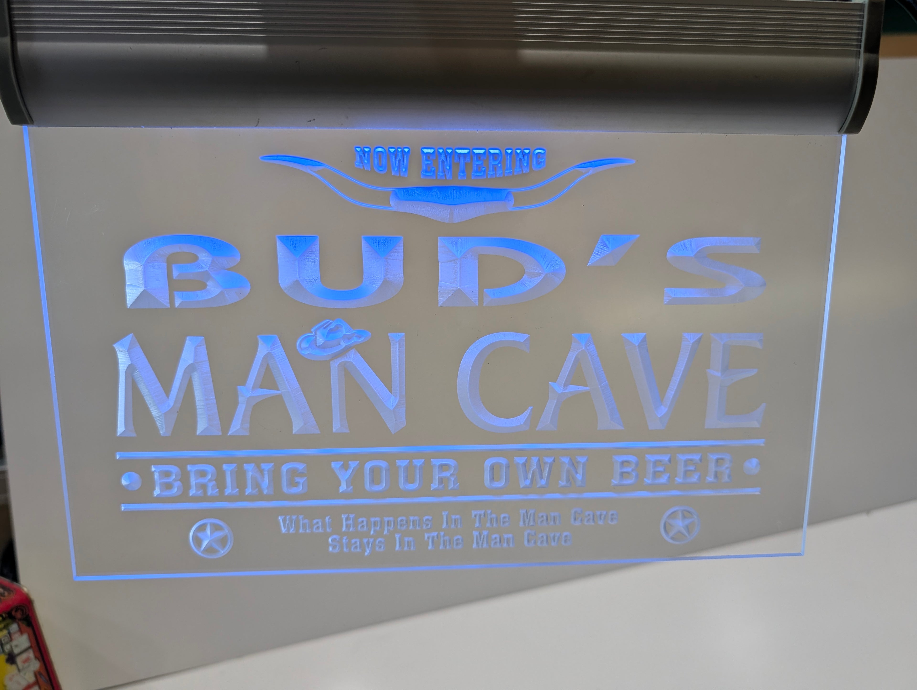 Vintage Bud's Man Cave LED Edge Lit Acrylic Beer Bar Sign Hanging Light Decor