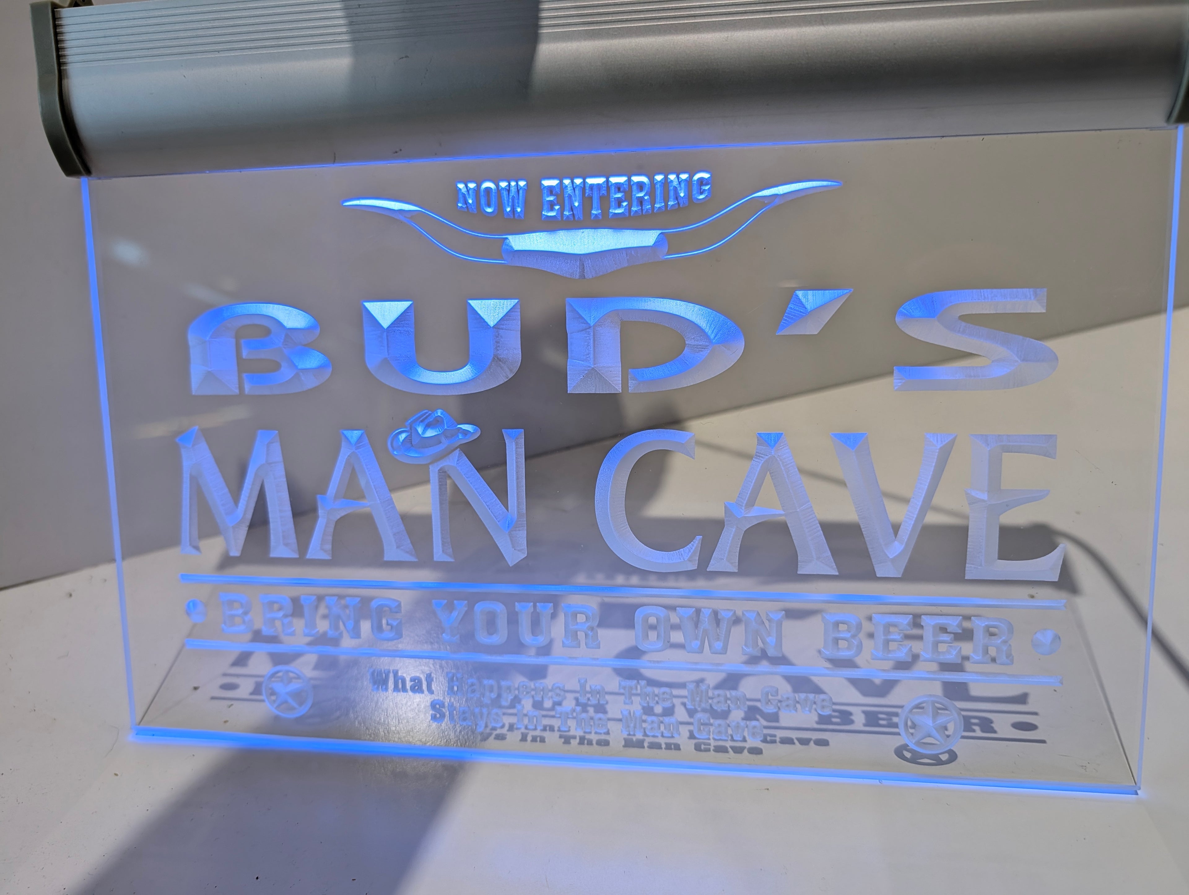 Vintage Bud's Man Cave LED Edge Lit Acrylic Beer Bar Sign Hanging Light Decor