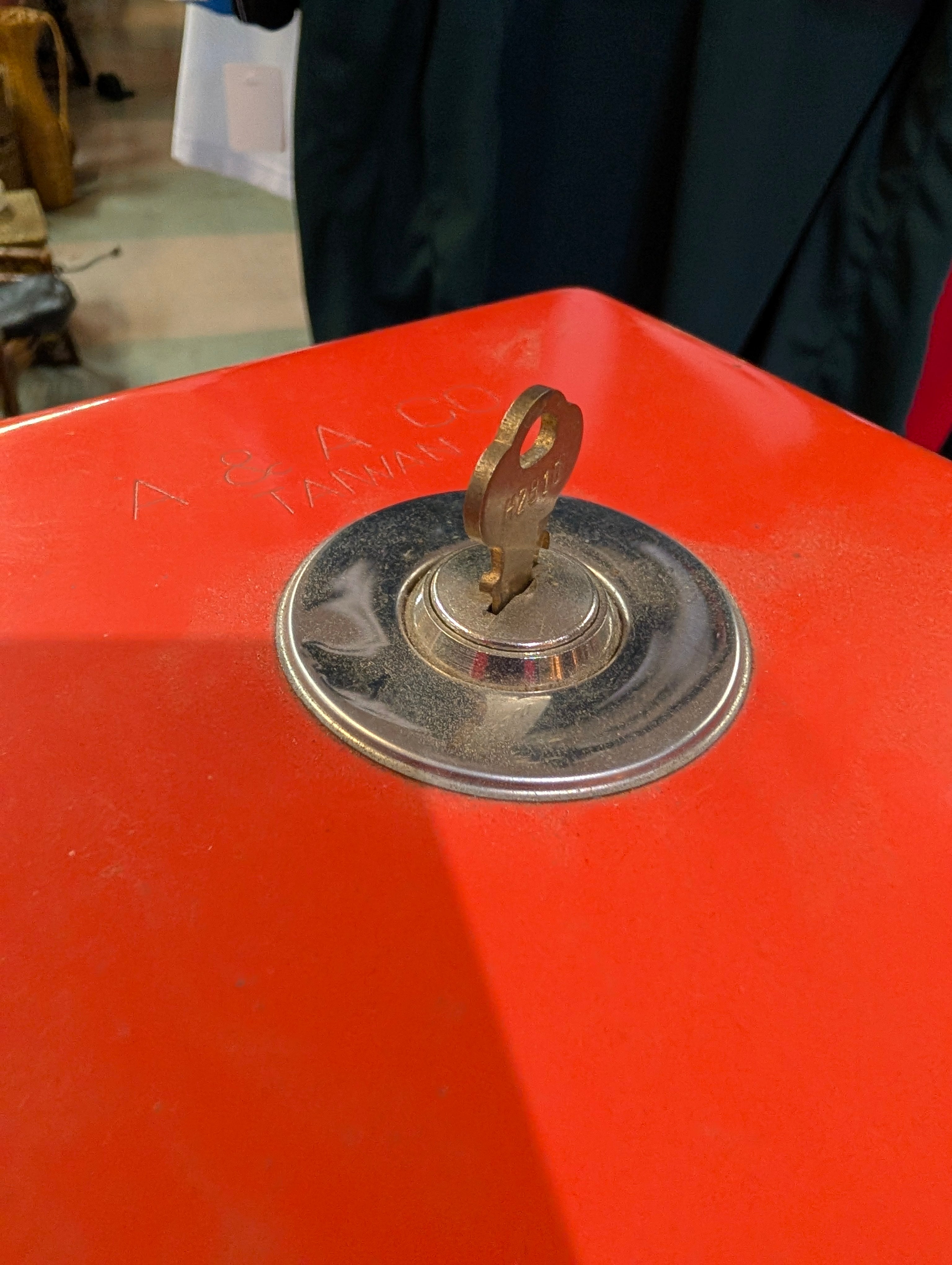 Vintage Northwestern 25 Cent Candy Gumball Machine Stand Red Metal Display