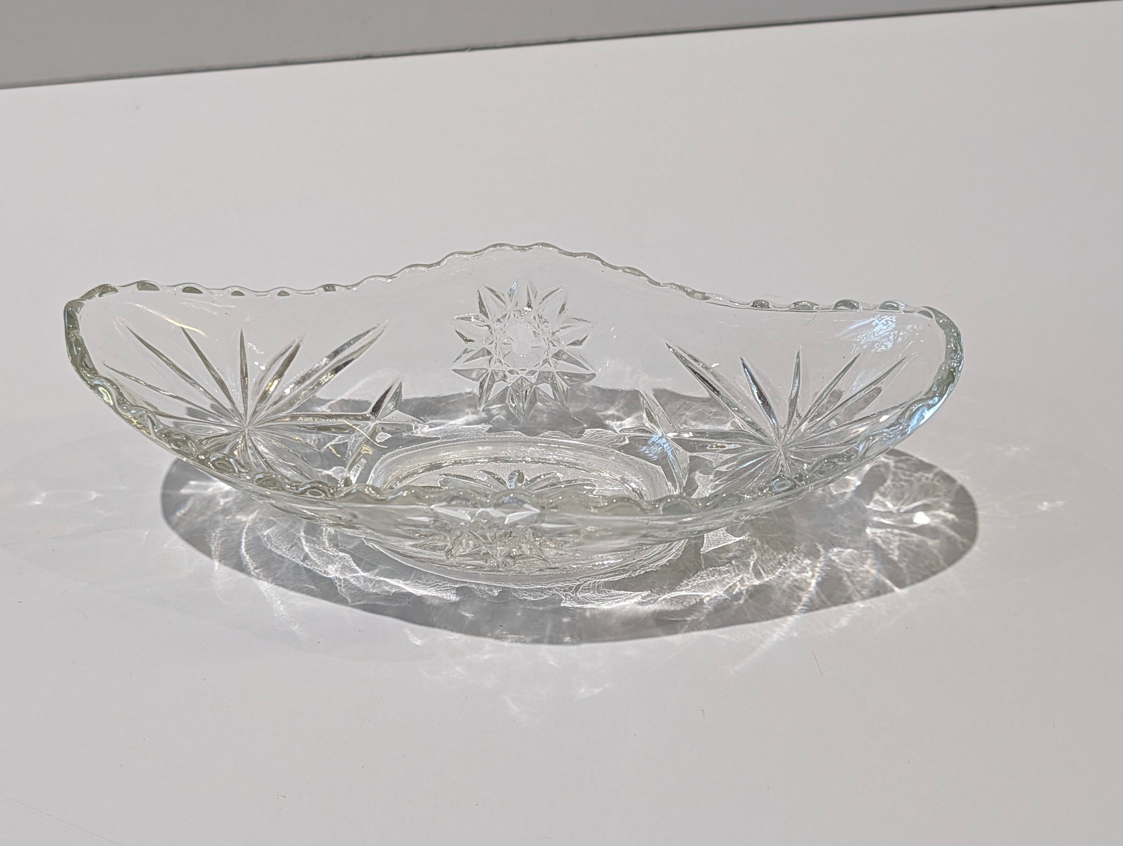 Vintage Clear Pressed Glass Starburst Relish Candy Dish Serving Bowl Centerpiece