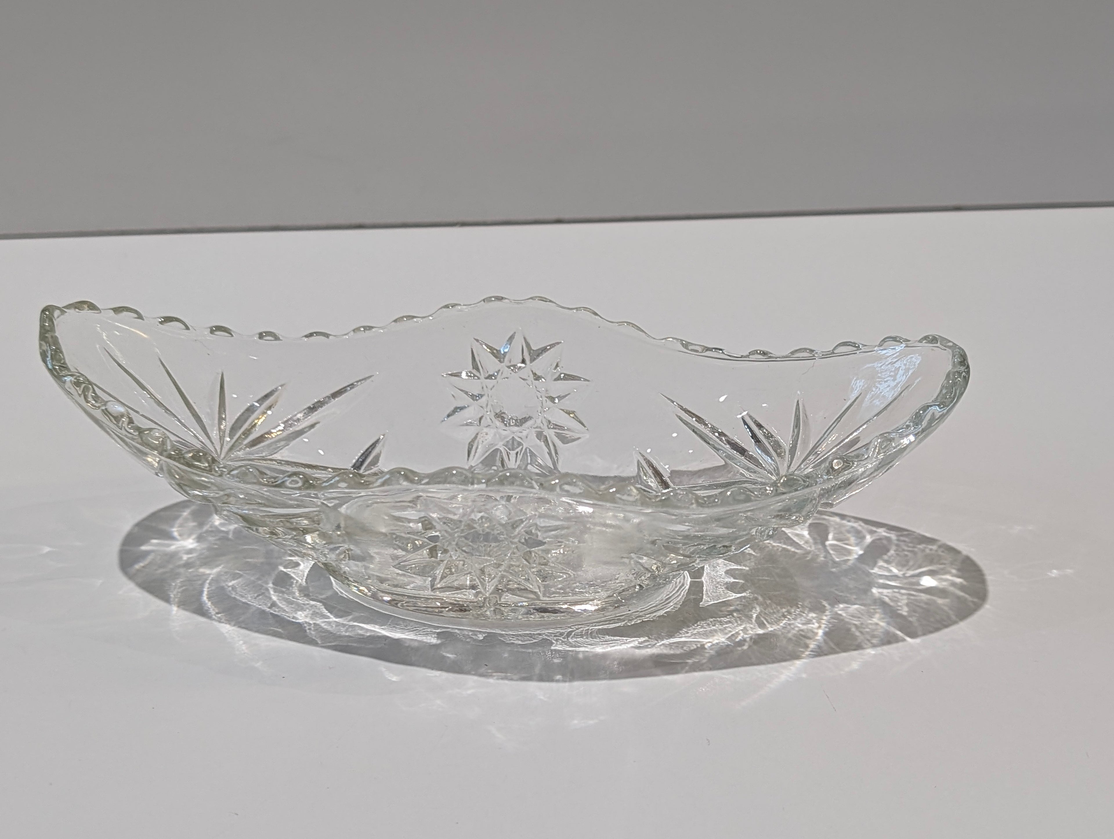 Vintage Clear Pressed Glass Starburst Relish Candy Dish Serving Bowl Centerpiece