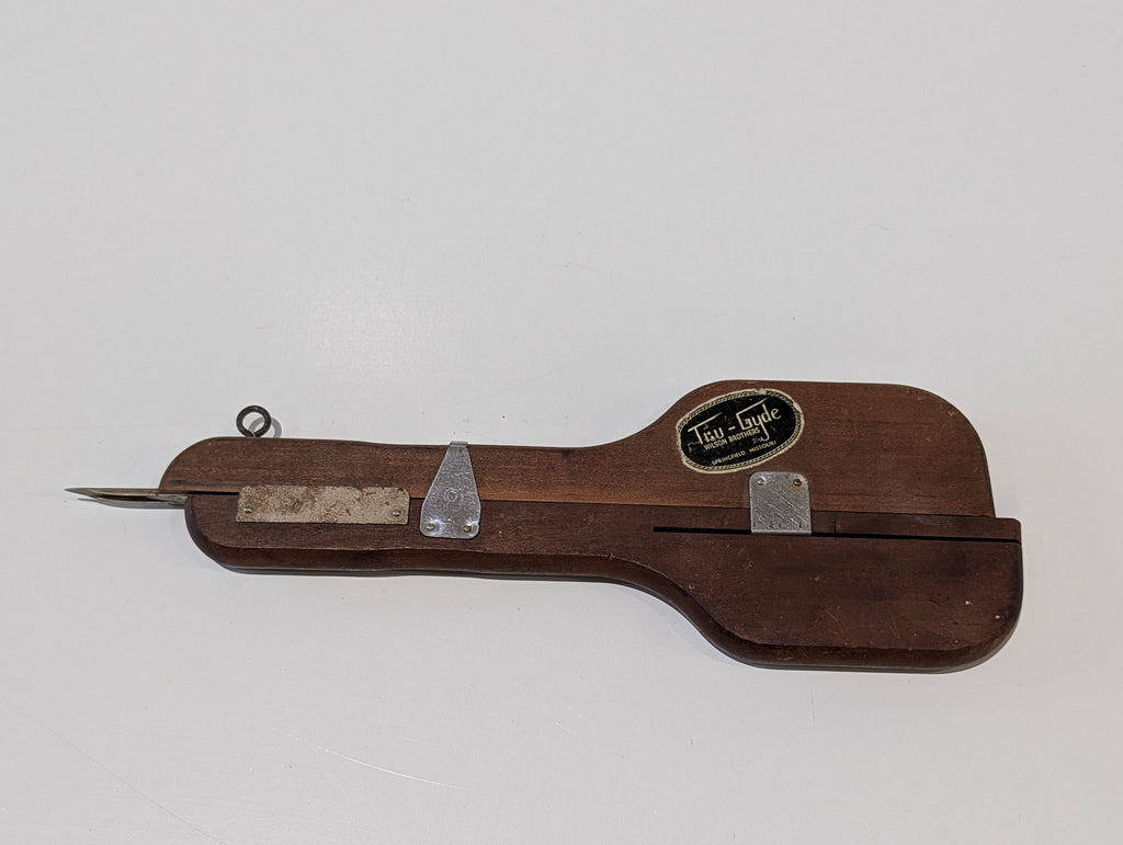 Vintage Tru-Tyde Wilson Brothers Springfield Missouri Wooden Rug Hook Tool