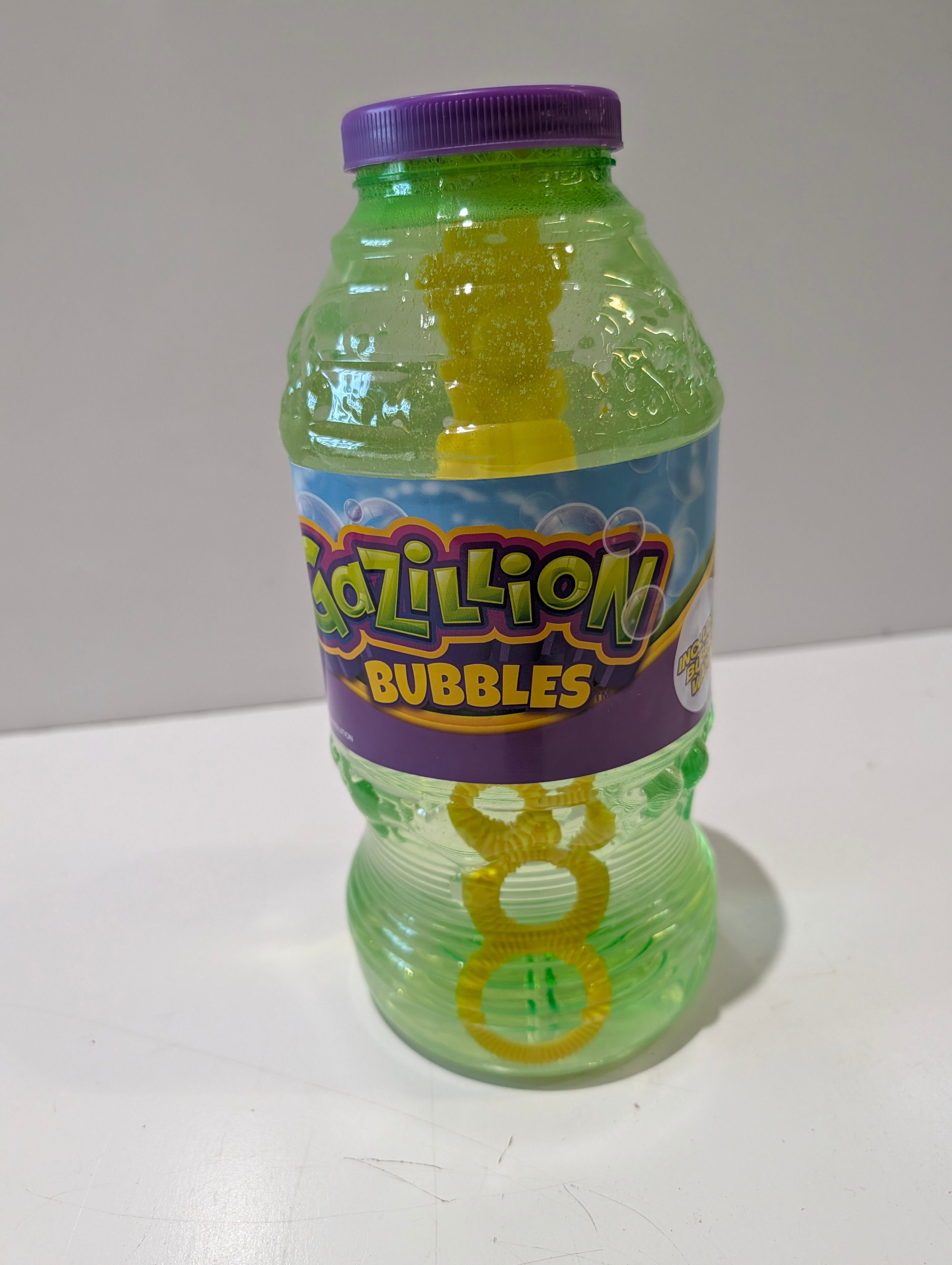 Gazillion Bubbles Giant Bubble Solution Bottle With Multi Ring Wand Toy Play Set