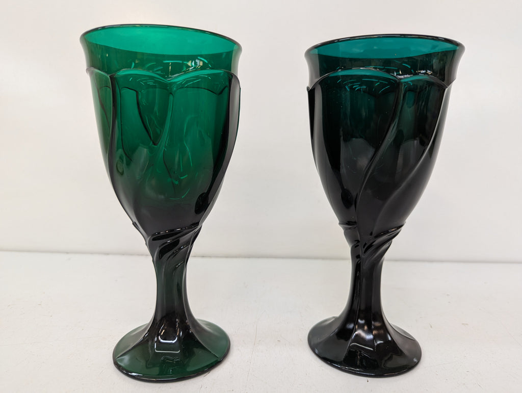 Vintage Set Of 2 Emerald Green Swirl Art Glass Wine Goblets Hand Blown Stemware