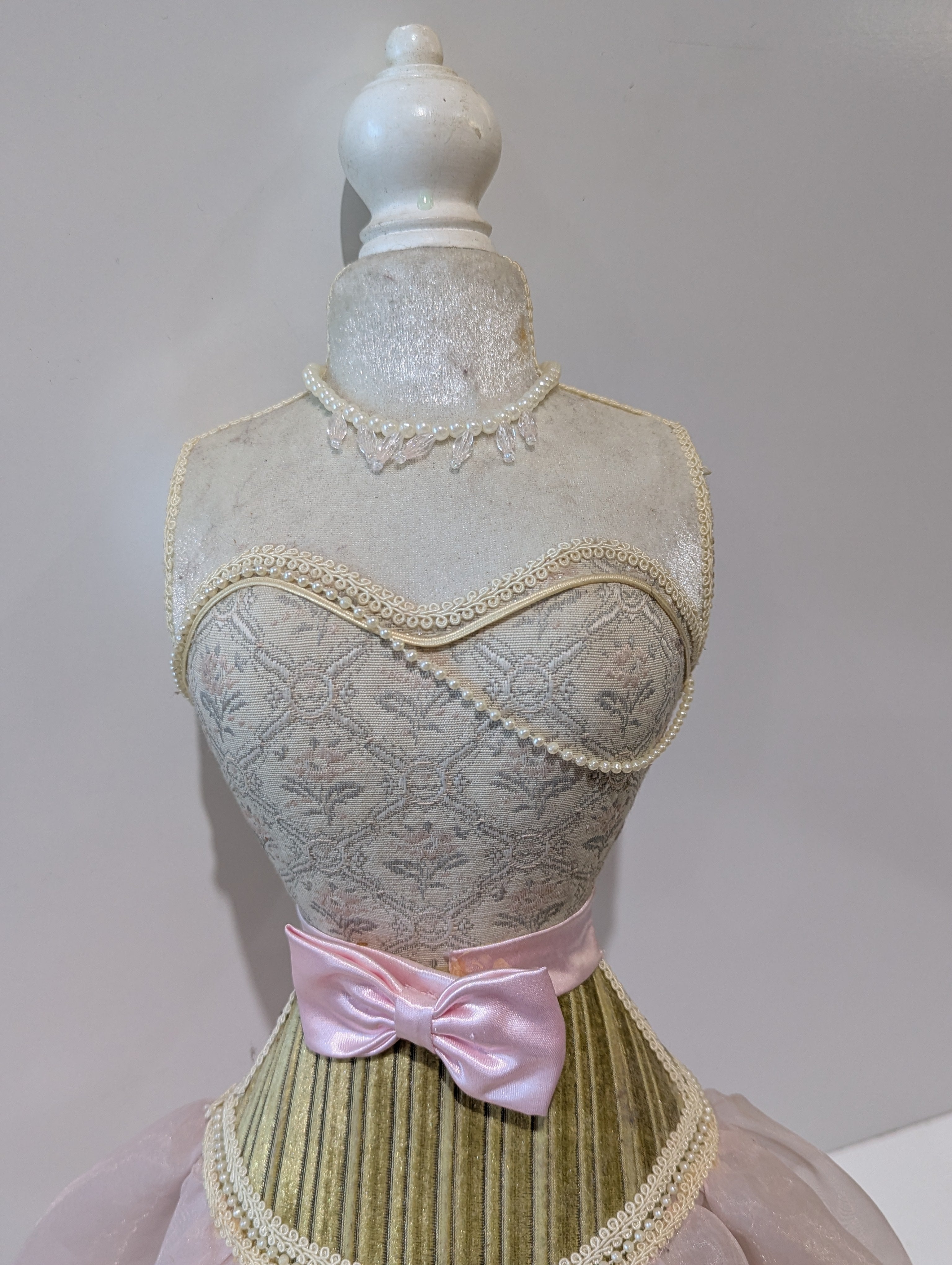 Decorative Dress Form Jewelry Stand Pink Tulle Skirt Necklace Holder Mannequin Bust