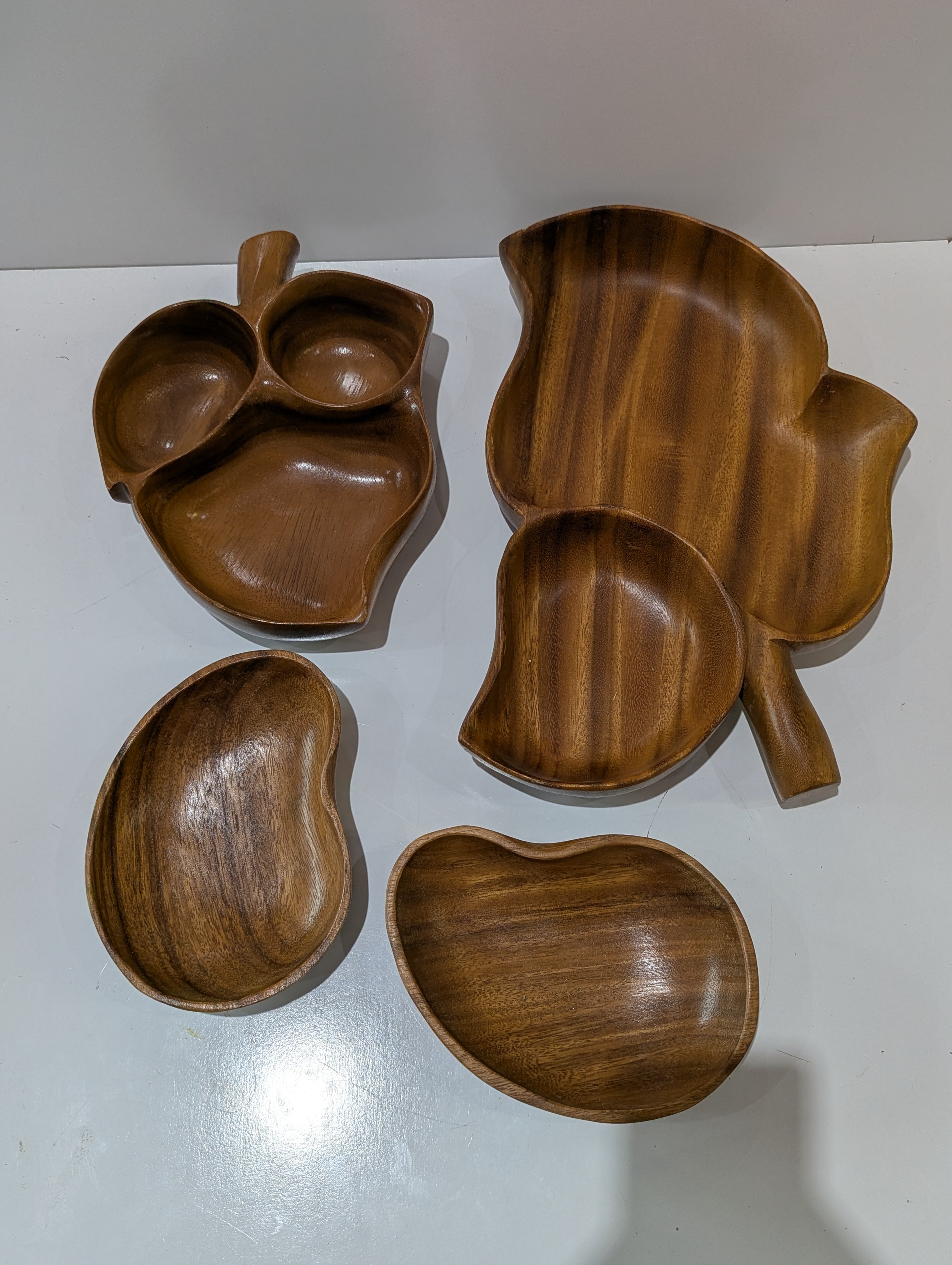 Vintage Harry's Cabinet & Curio Monkey Pod Wood Serving Bowl Tray Set Hawaii 4 Pc
