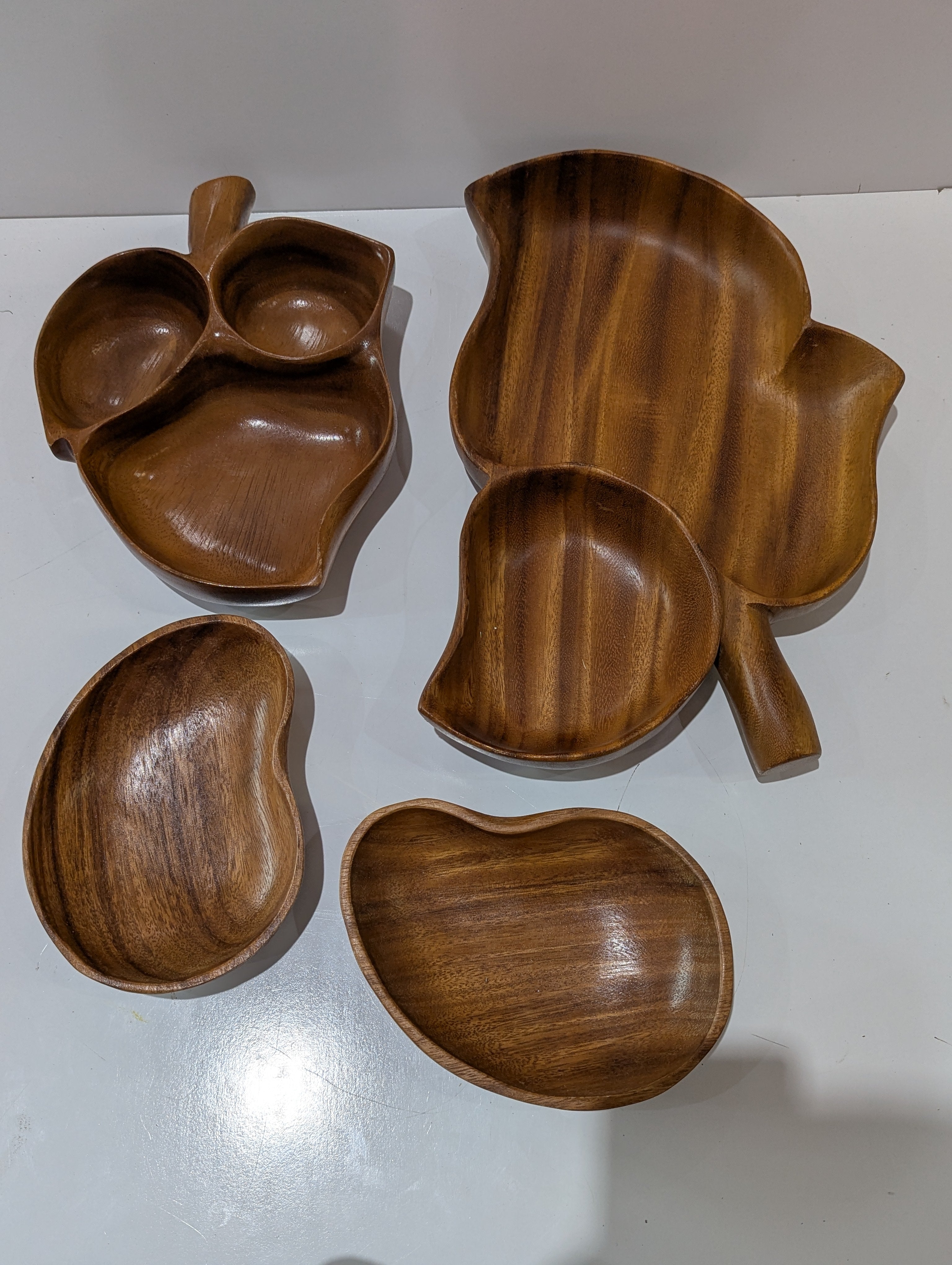 Vintage Harry's Cabinet & Curio Monkey Pod Wood Serving Bowl Tray Set Hawaii 4 Pc