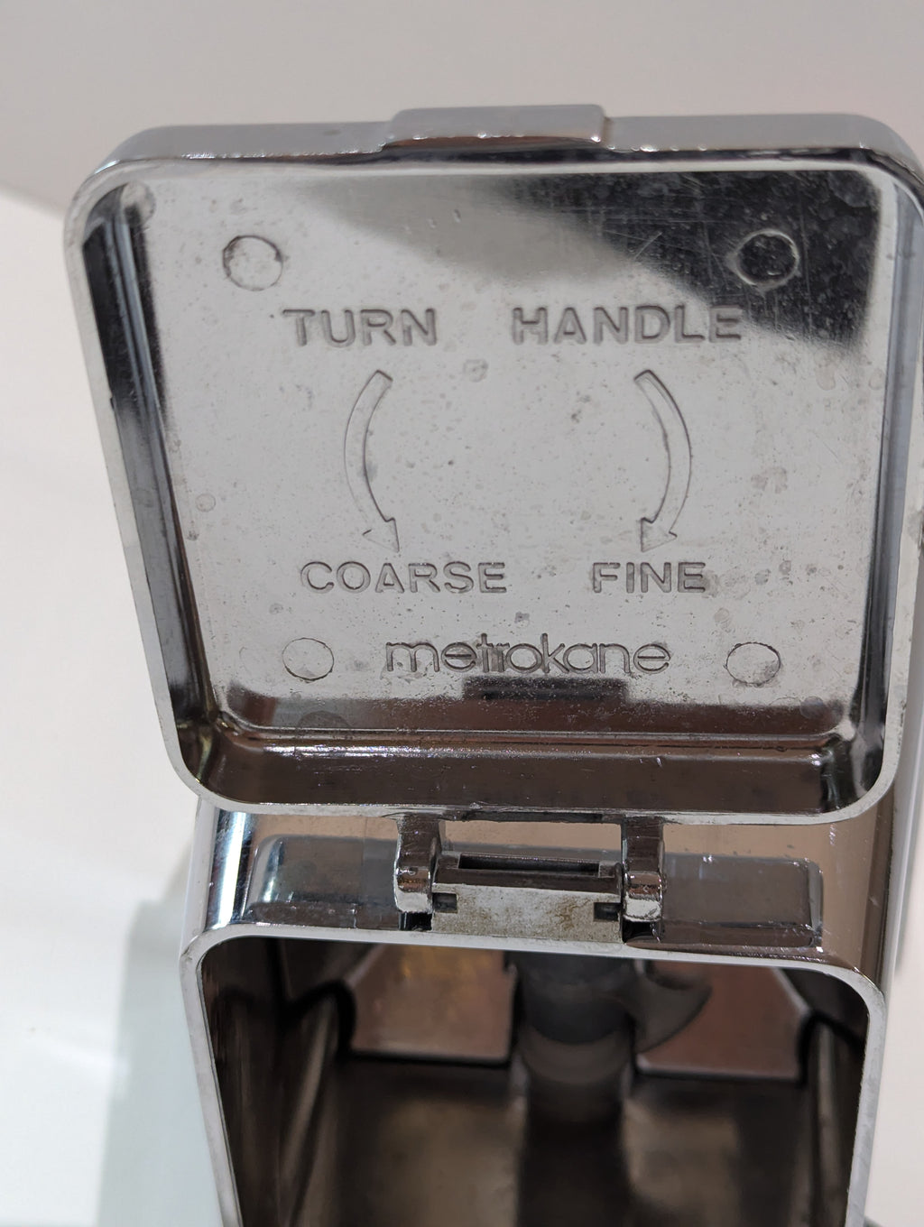 Vintage Metrokane Hand Crank Ice Crusher Chrome Clear Acrylic Bar Kitchen Tool