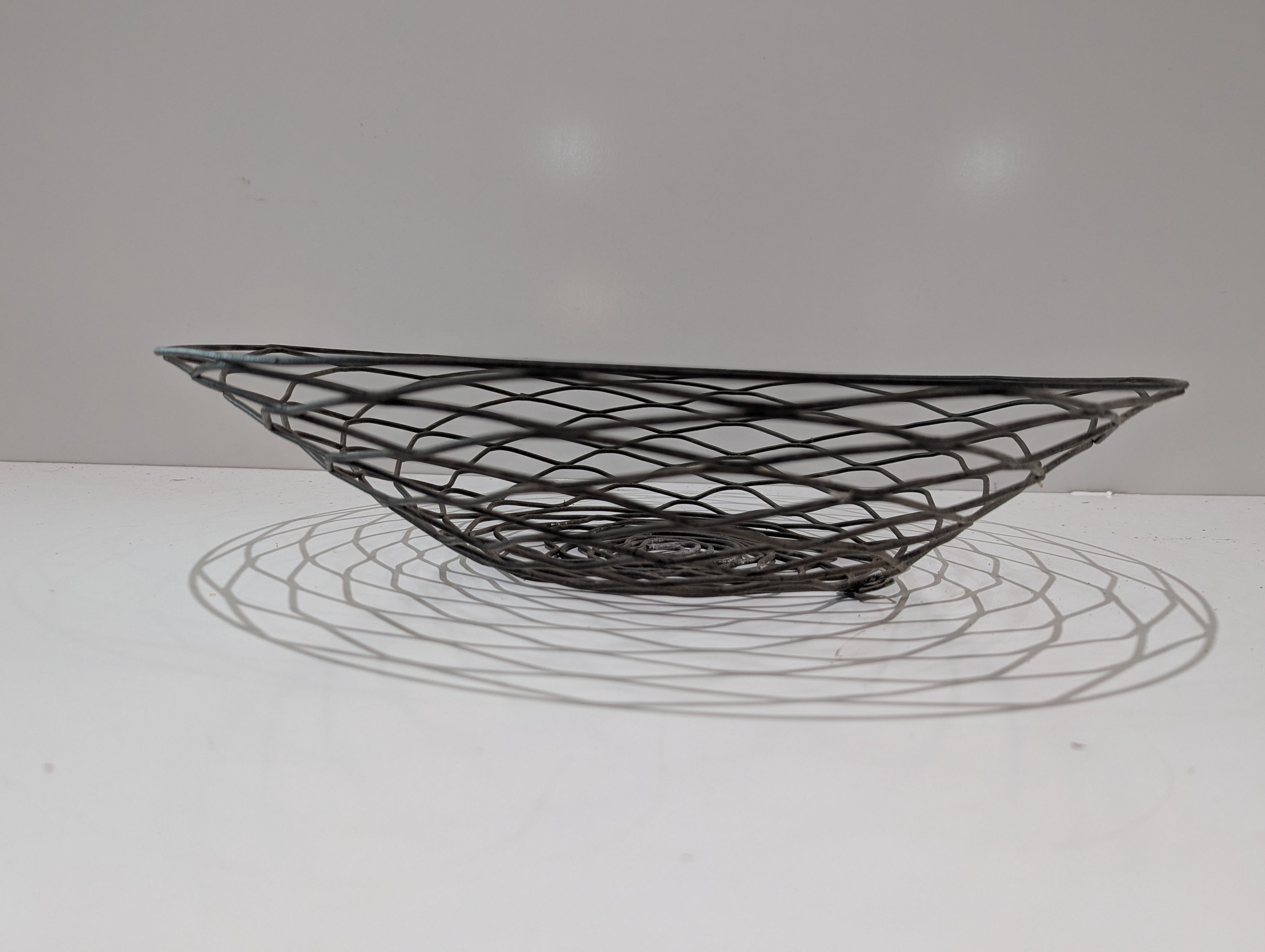 Decorative Black Wrought Iron Style Wire Fruit Bowl Centerpiece Basket Home Decor