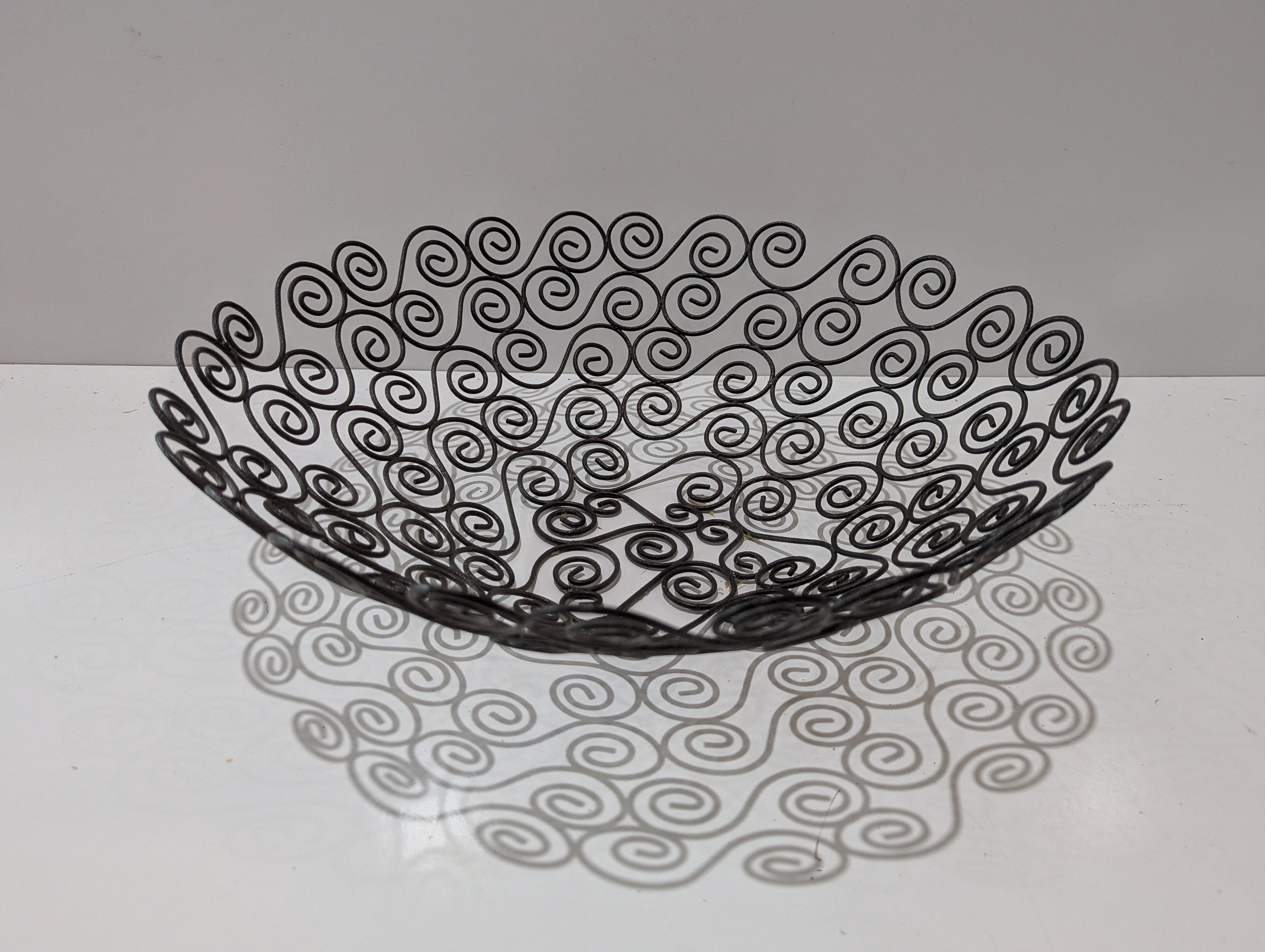 Decorative Black Wrought Iron Style Wire Fruit Bowl Centerpiece Basket Home Decor