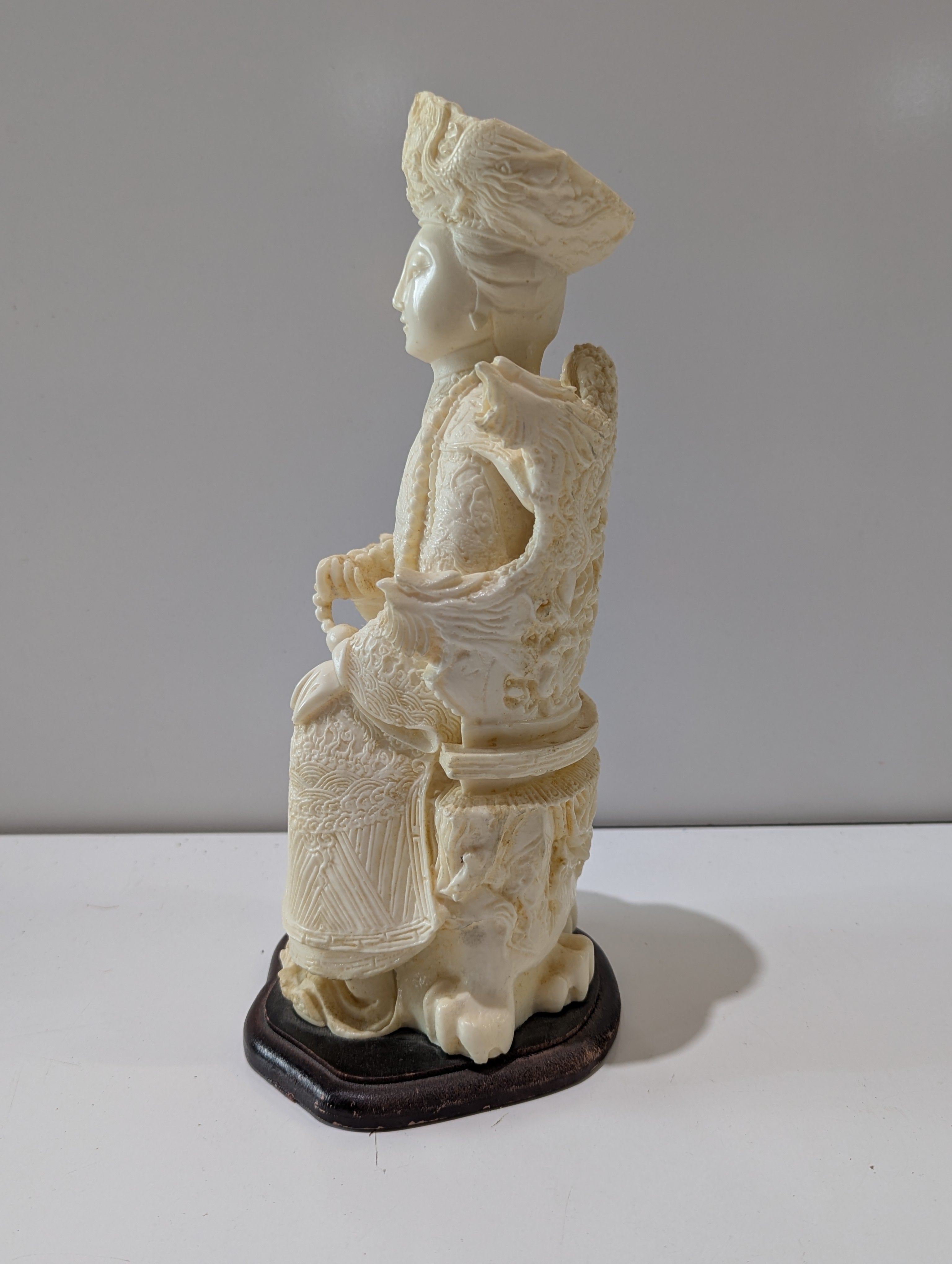 Asian Emperor Resin Figurine Dragon Throne Sculpture Ivory Tone Decorative Statue