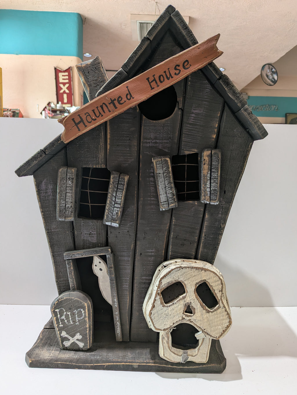 Halloween Haunted House Wooden Birdhouse Gothic Ghost Skull Outdoor Decor