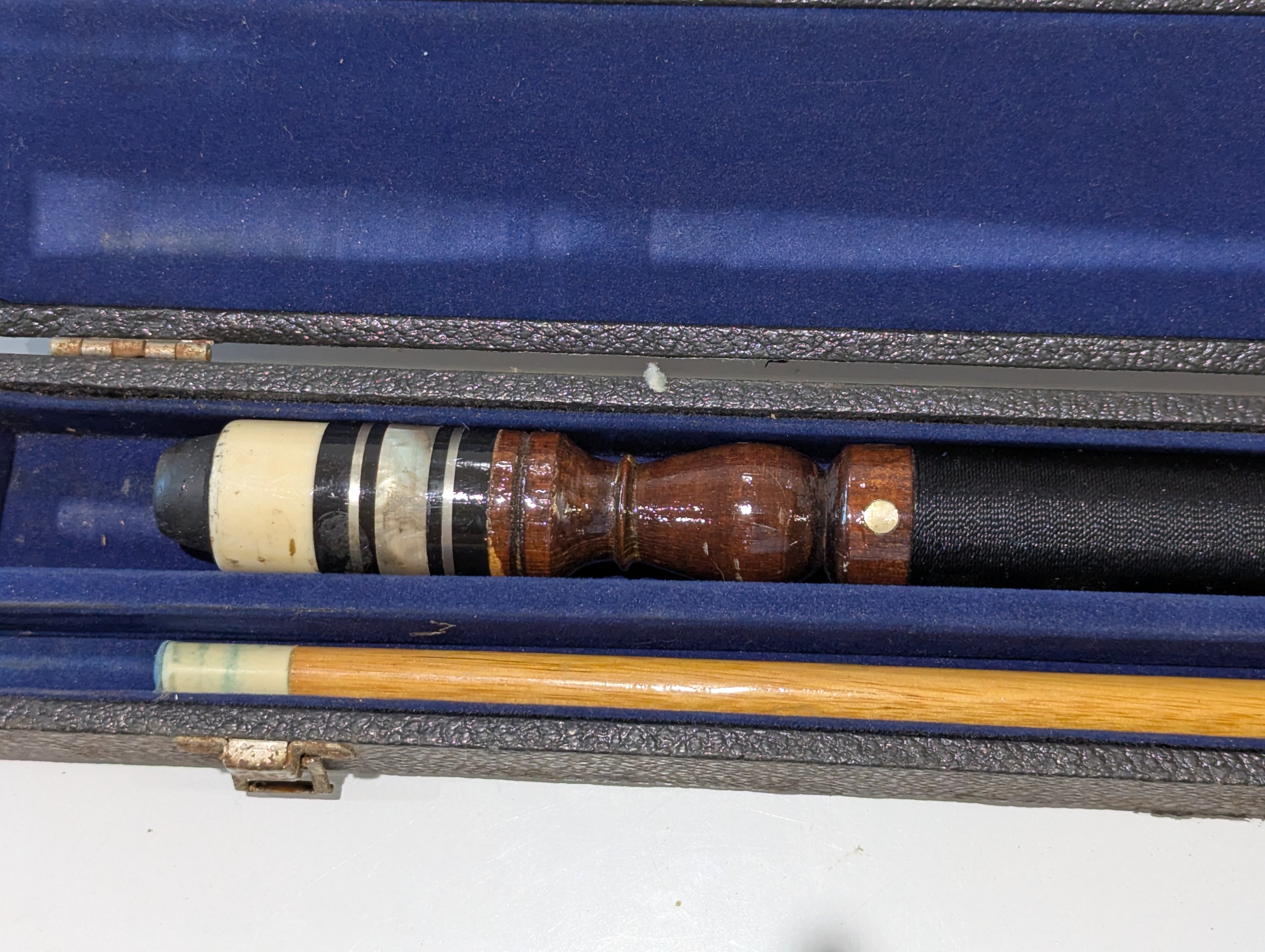 Vintage Two Piece Pool Cue With Yanez Custom Case Co. Hard Carrying Case USA
