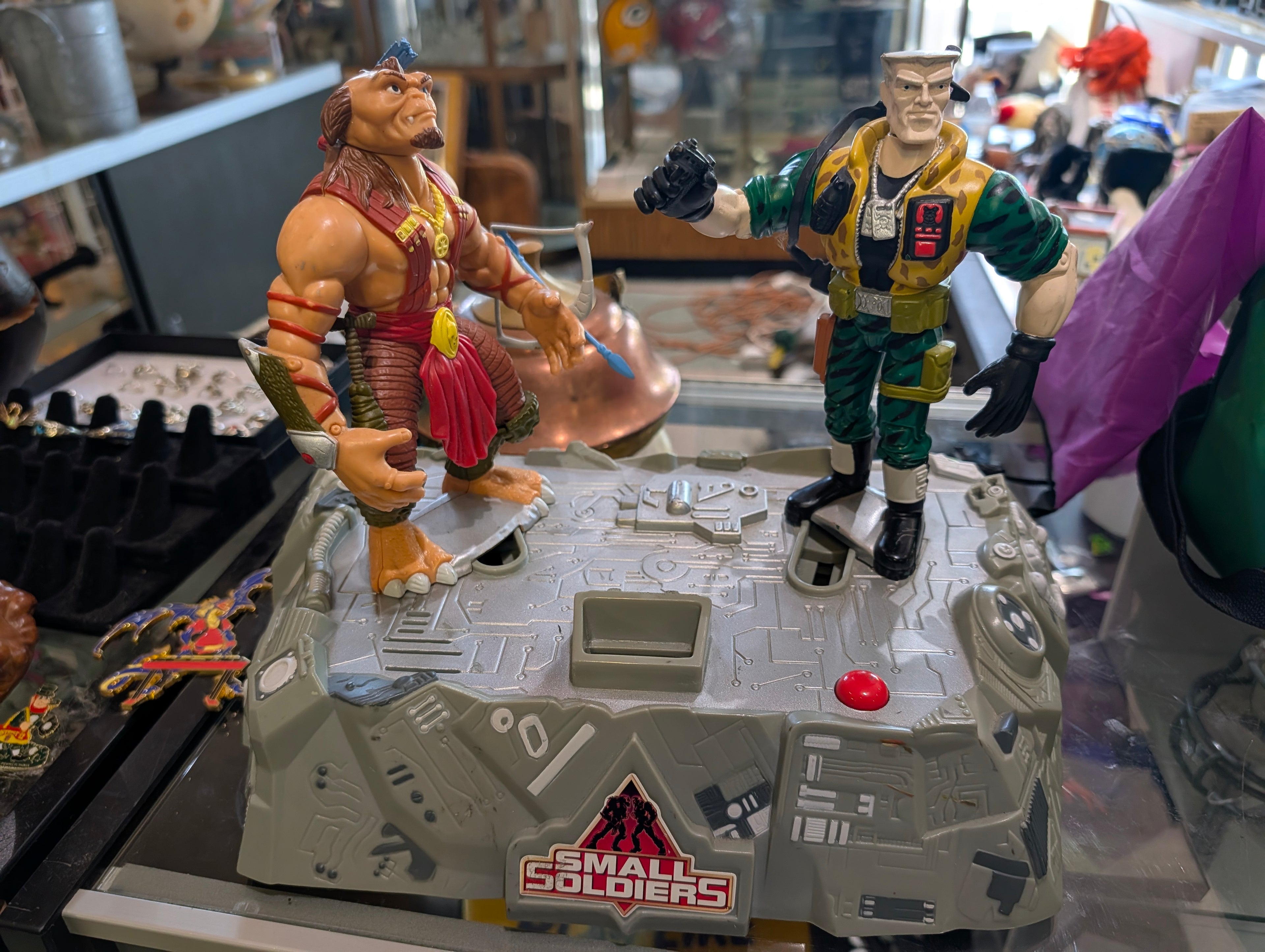 Vintage 1998 Small Soldiers Electronic Battle Arena Base With Archer & Major Chip Hazard Figures
