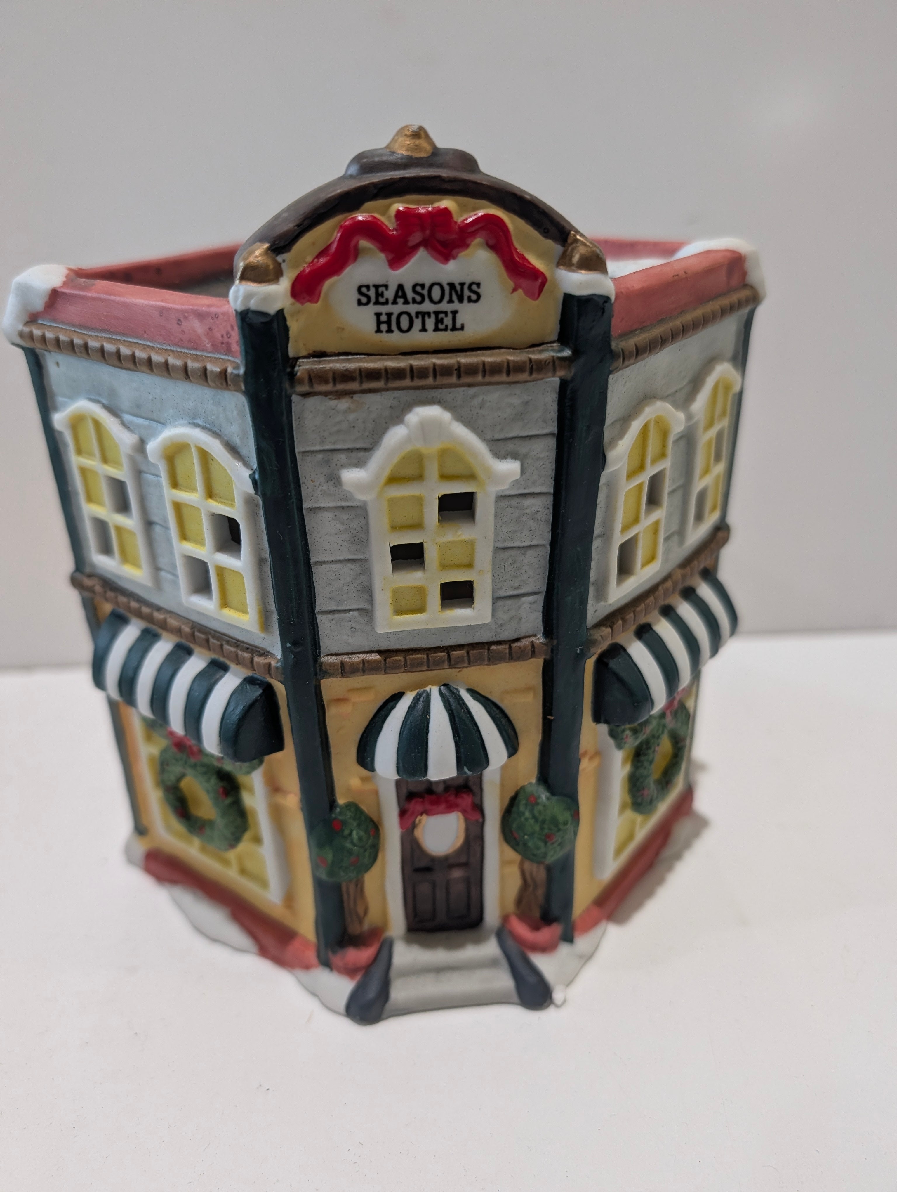 Christmas Village Seasons Hotel Lighted Holiday Building Ceramic Collectible Décor