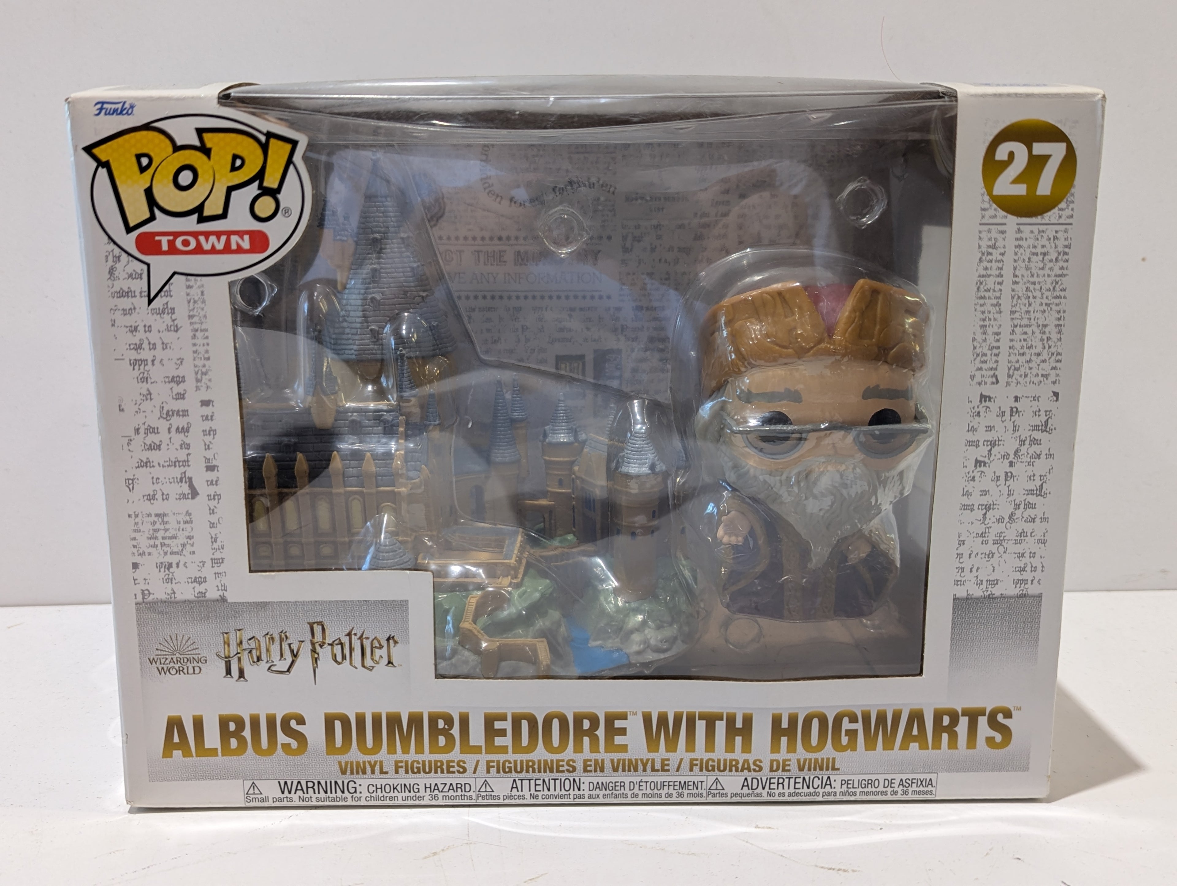 Funko Pop! Town Albus Dumbledore With Hogwarts #27 Harry Potter Vinyl Figure Set