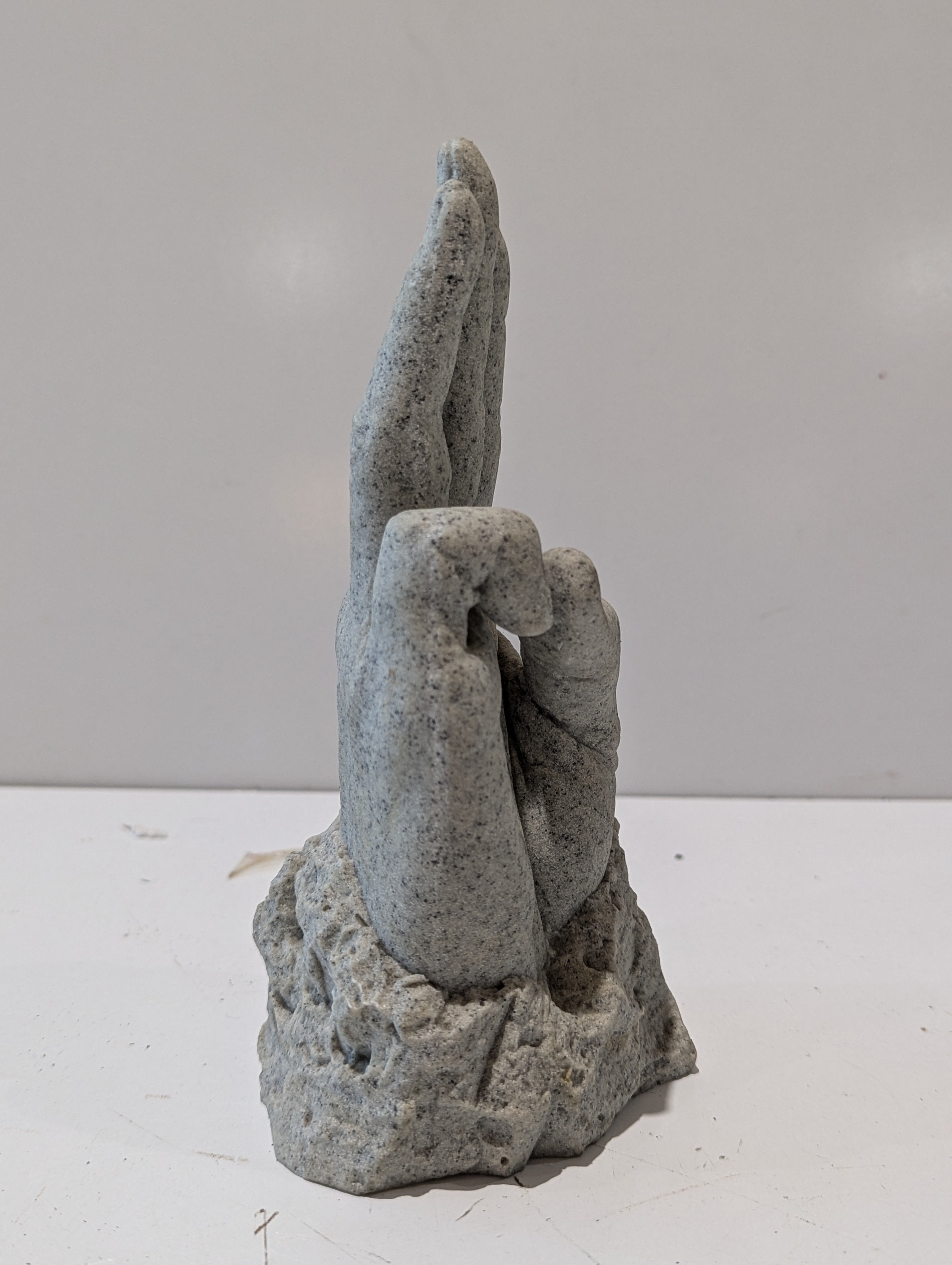 Stone Praying Hands Garden Statue Concrete Cement Sculpture Outdoor Home Decor