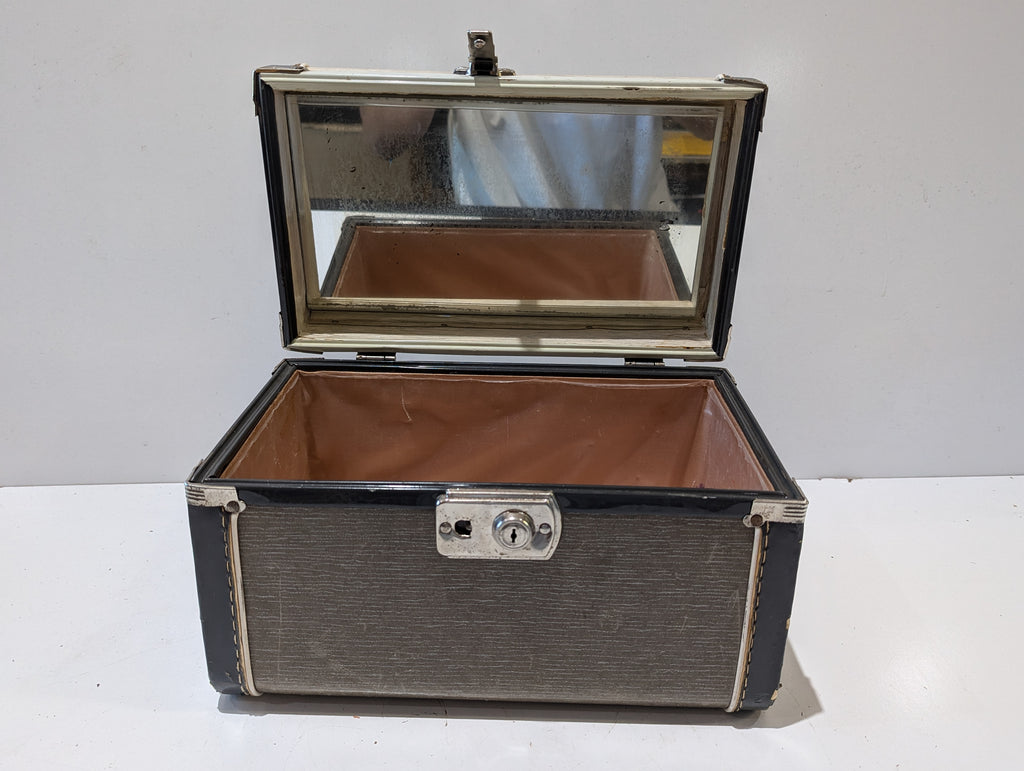 Vintage Train Case Vanity Cosmetic Makeup Storage Box With Mirror Locking Case